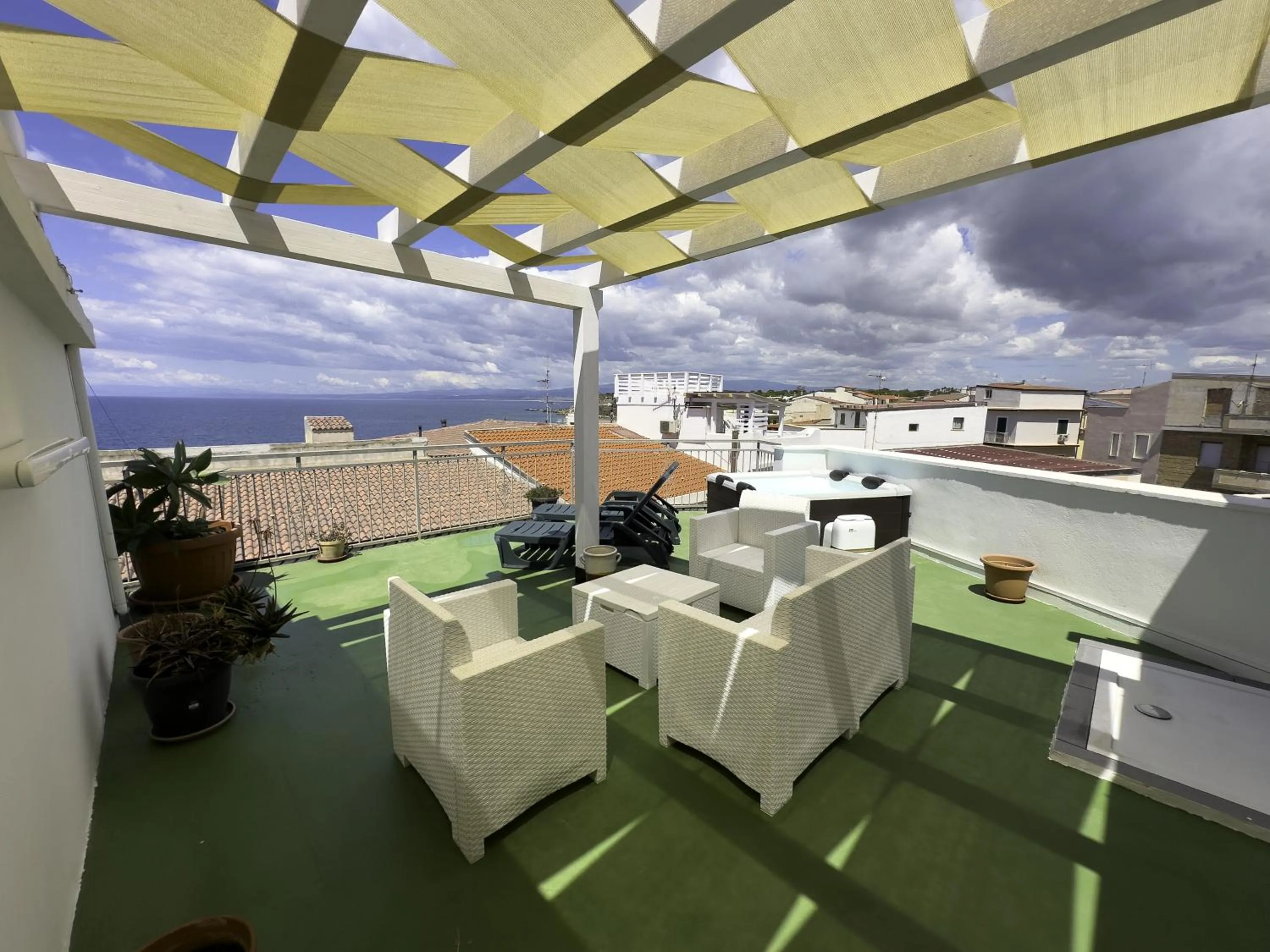 Balcony/Terrace in Four Winds B&B