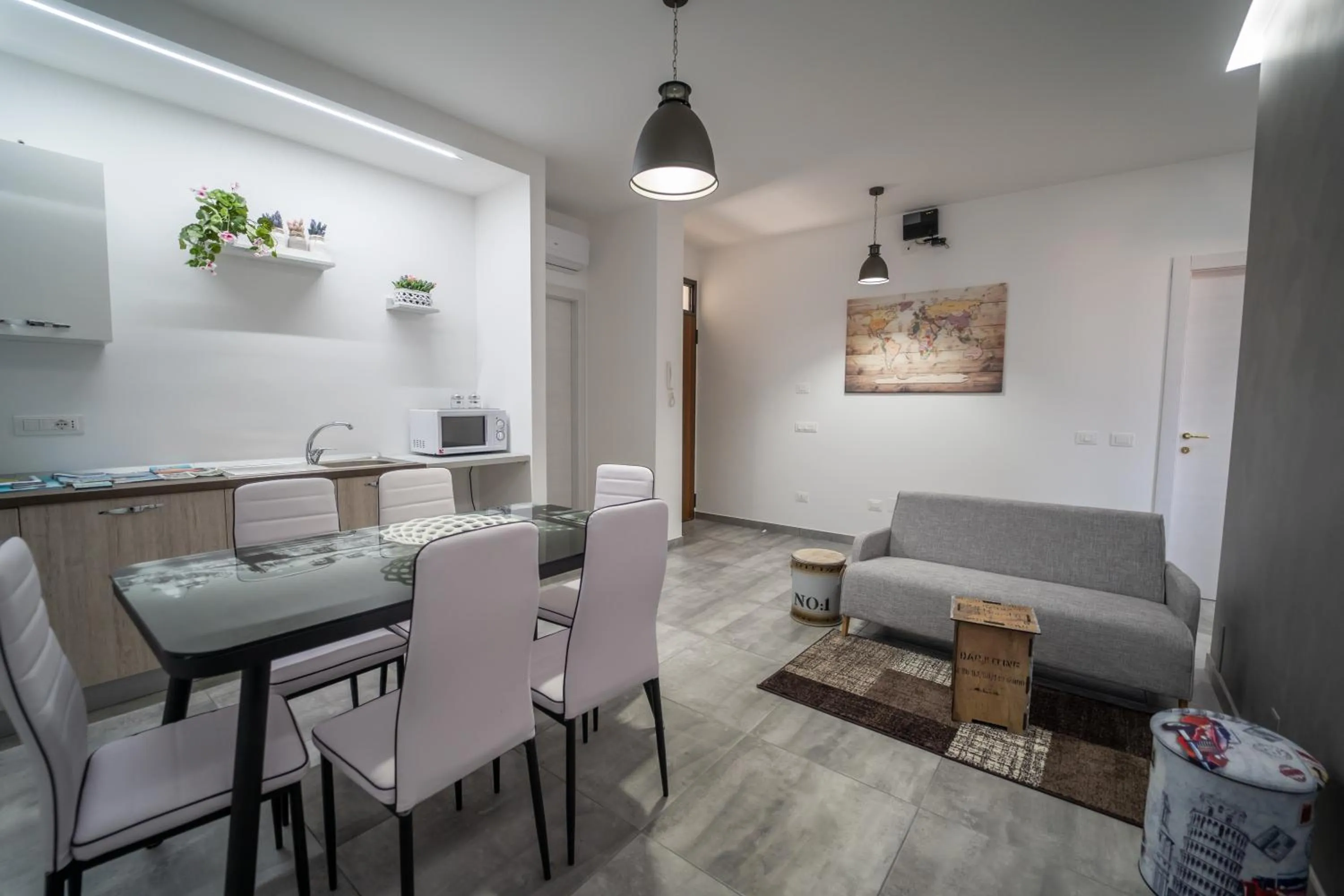 Communal lounge/ TV room in Four Winds B&B