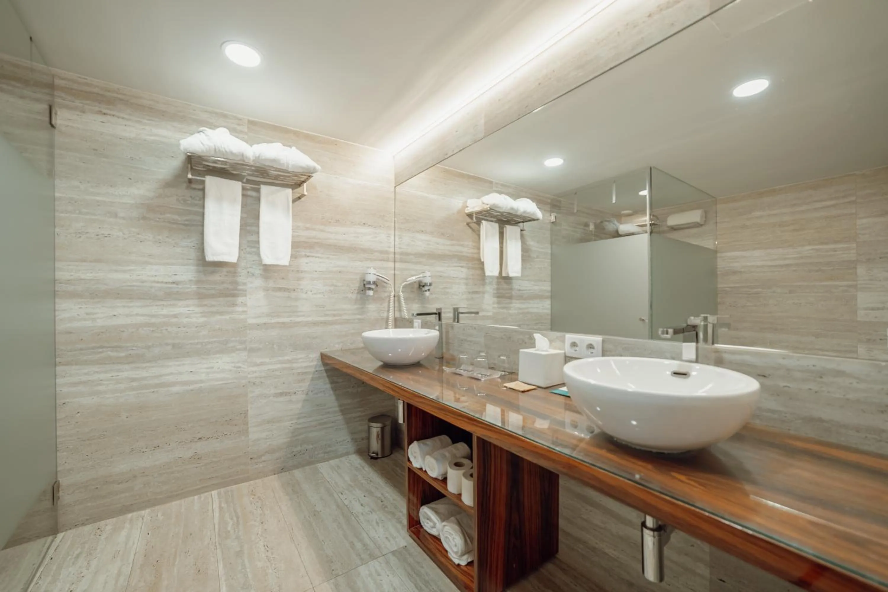 Bathroom in ABC Hotel Porto - Boavista