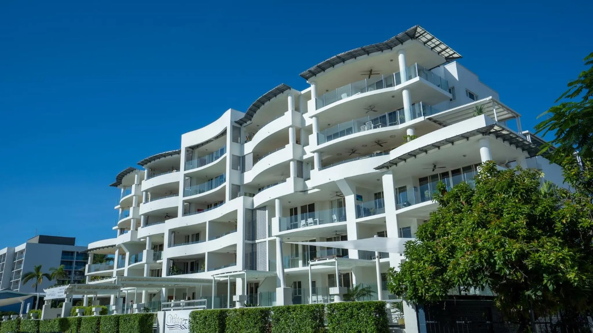 Property building in Waters Edge Apartment Cairns