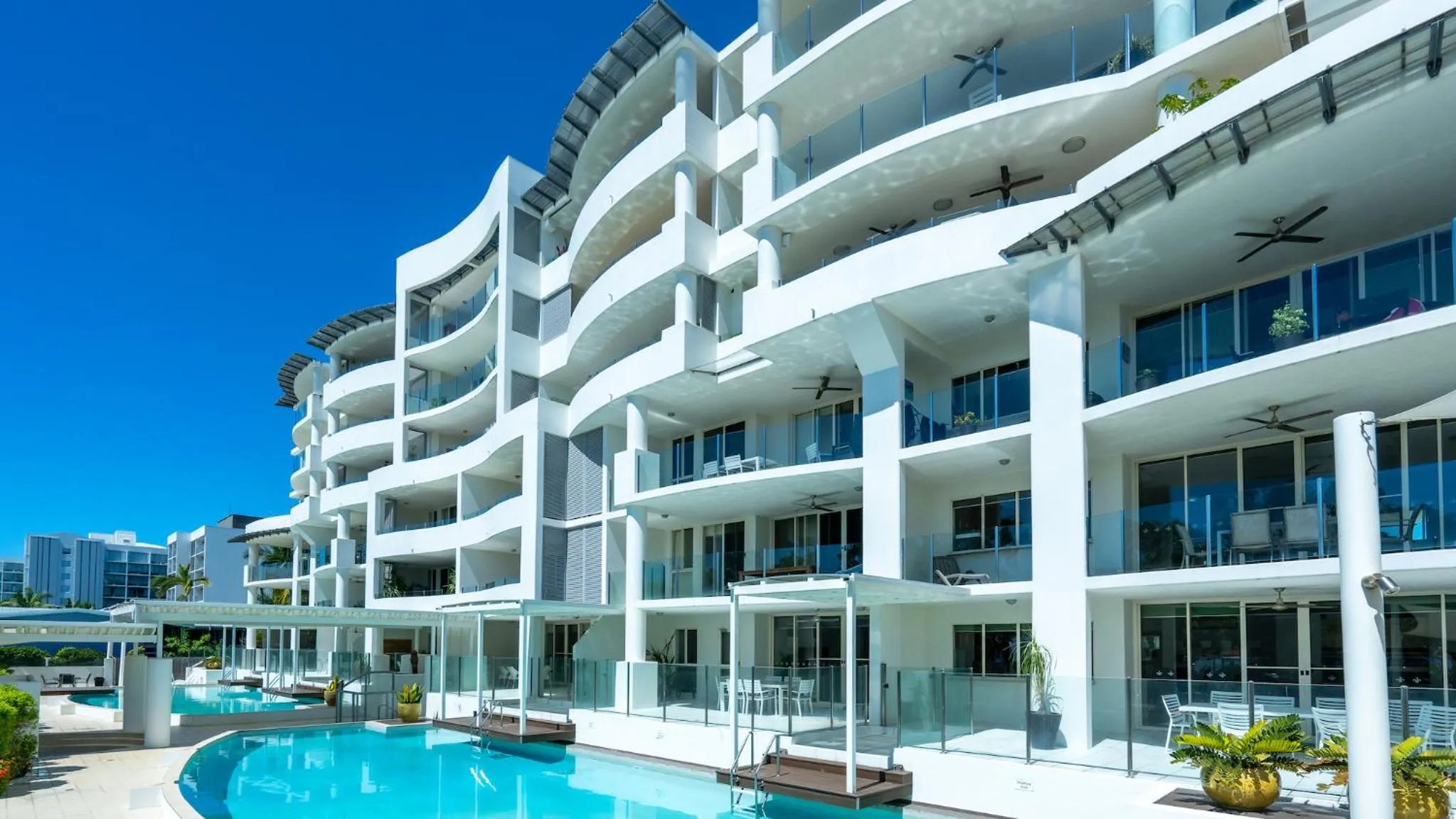 Property building in Waters Edge Apartment Cairns