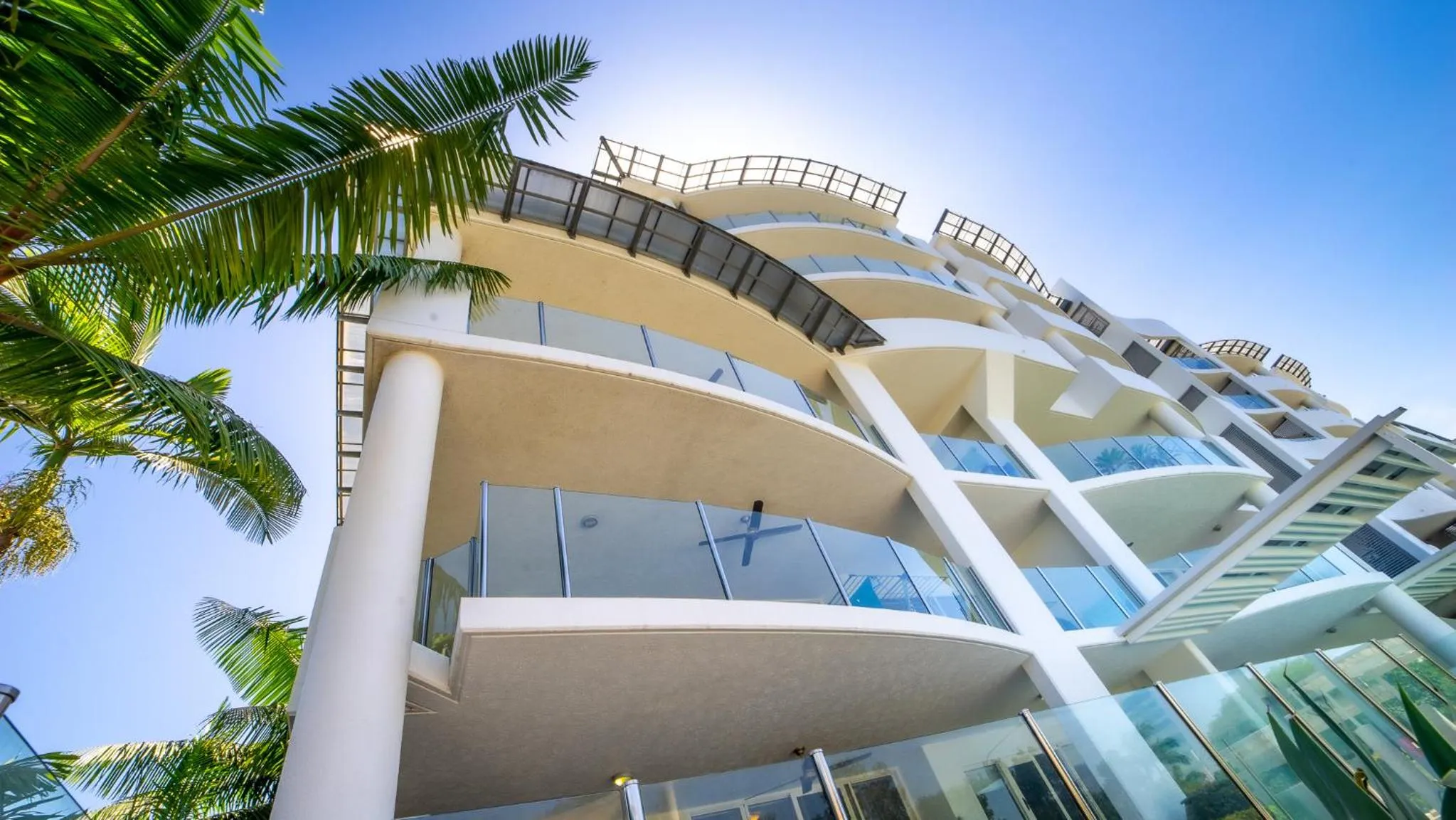 Property building in Waters Edge Apartment Cairns