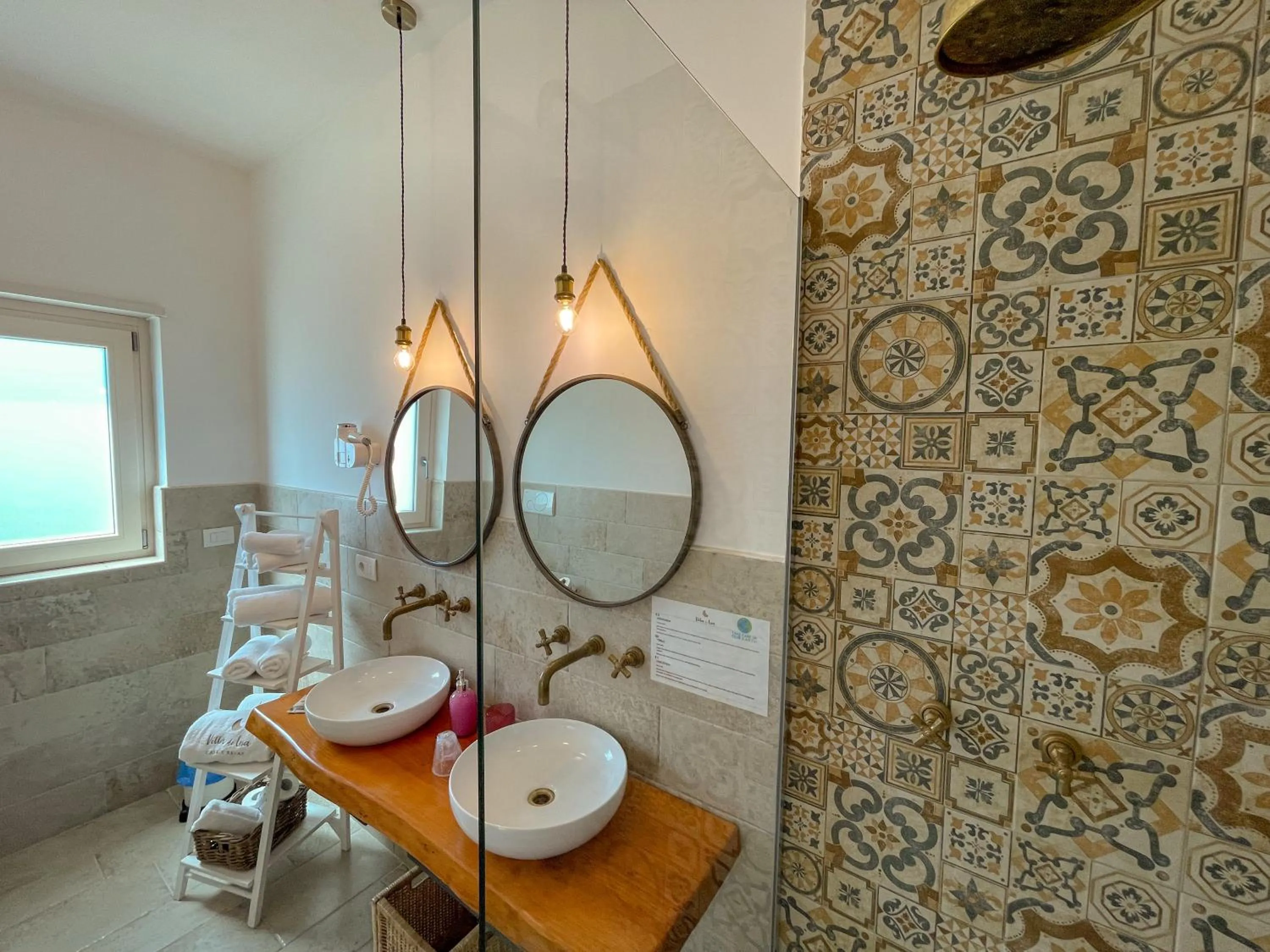 Bathroom in Villa de Lua Boutique Hotel