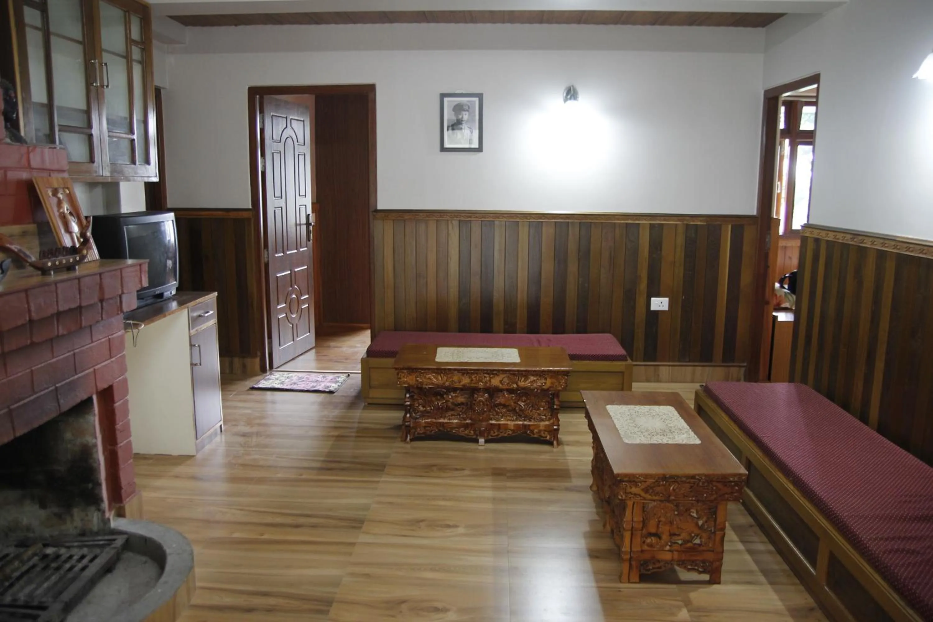 Communal lounge/ TV room in Vamoose Gomethang Homestay
