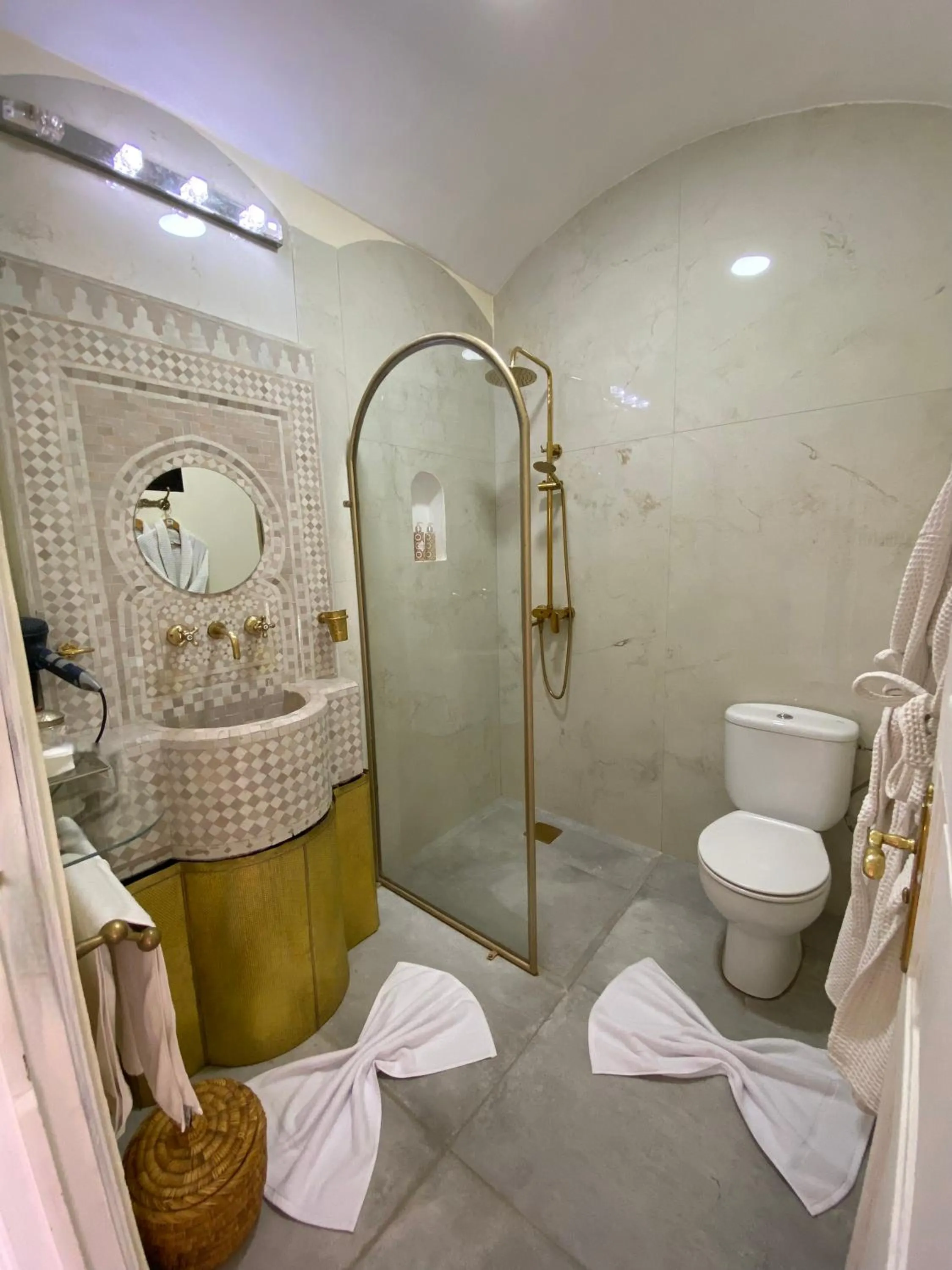 Shower in La Villa Des Golfs & PinkCactus