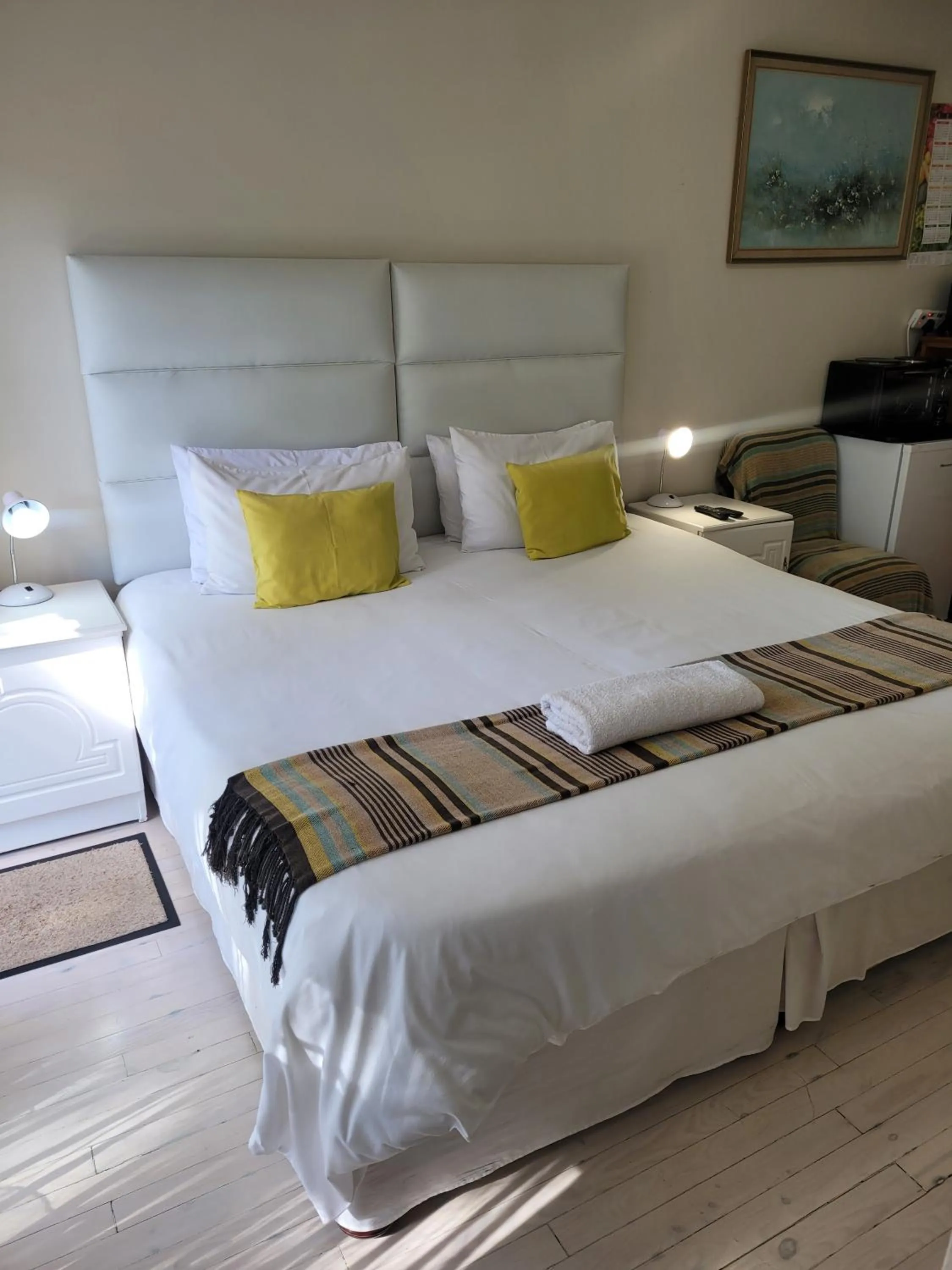 Bed in Kennington Palms B&B/Self Catering