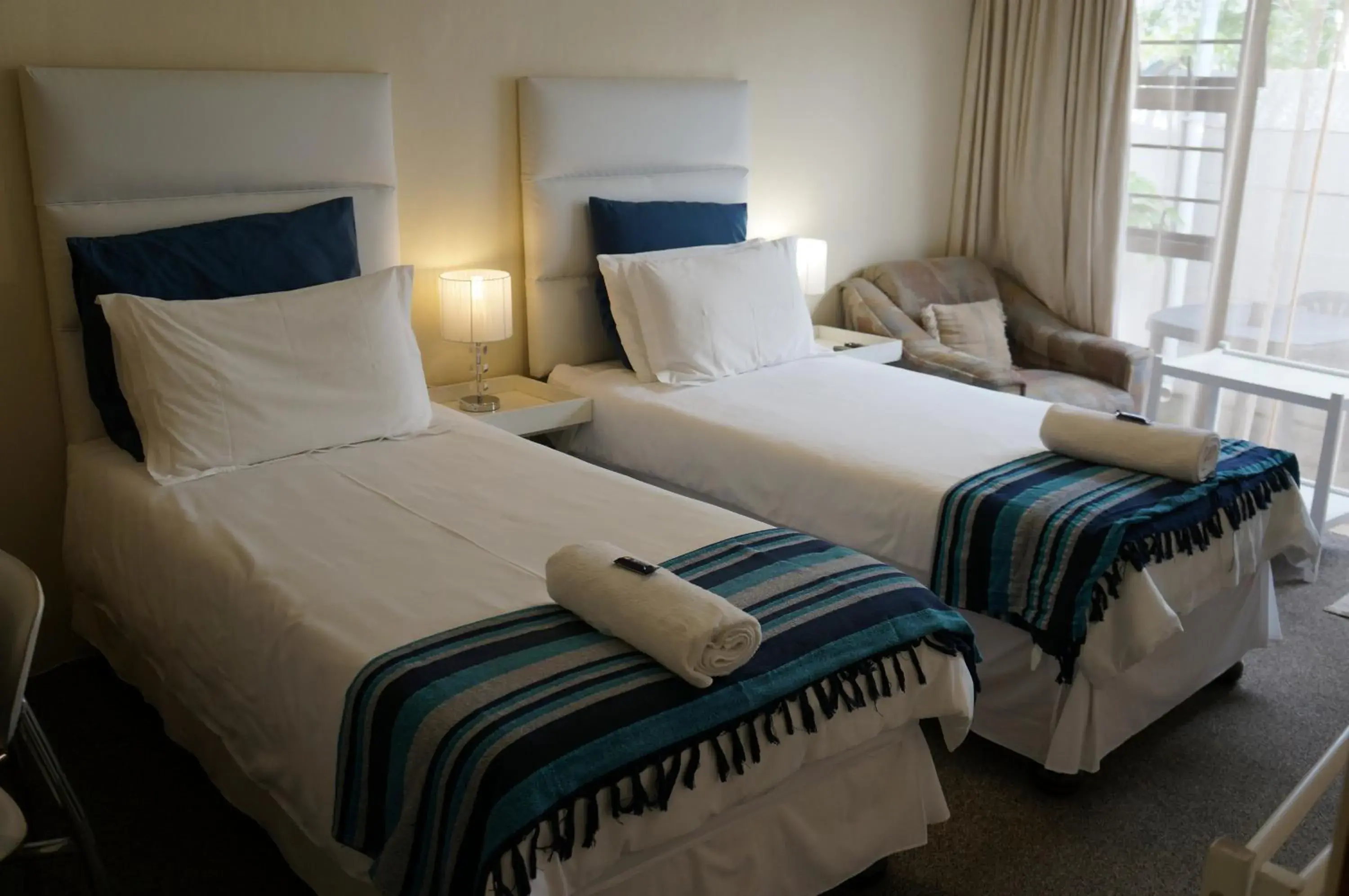 Double or Twin Room - single occupancy in Kennington Palms B&B/Self Catering Double or Twin Room - single occupancy in Kennington Palms B&B/Self Catering