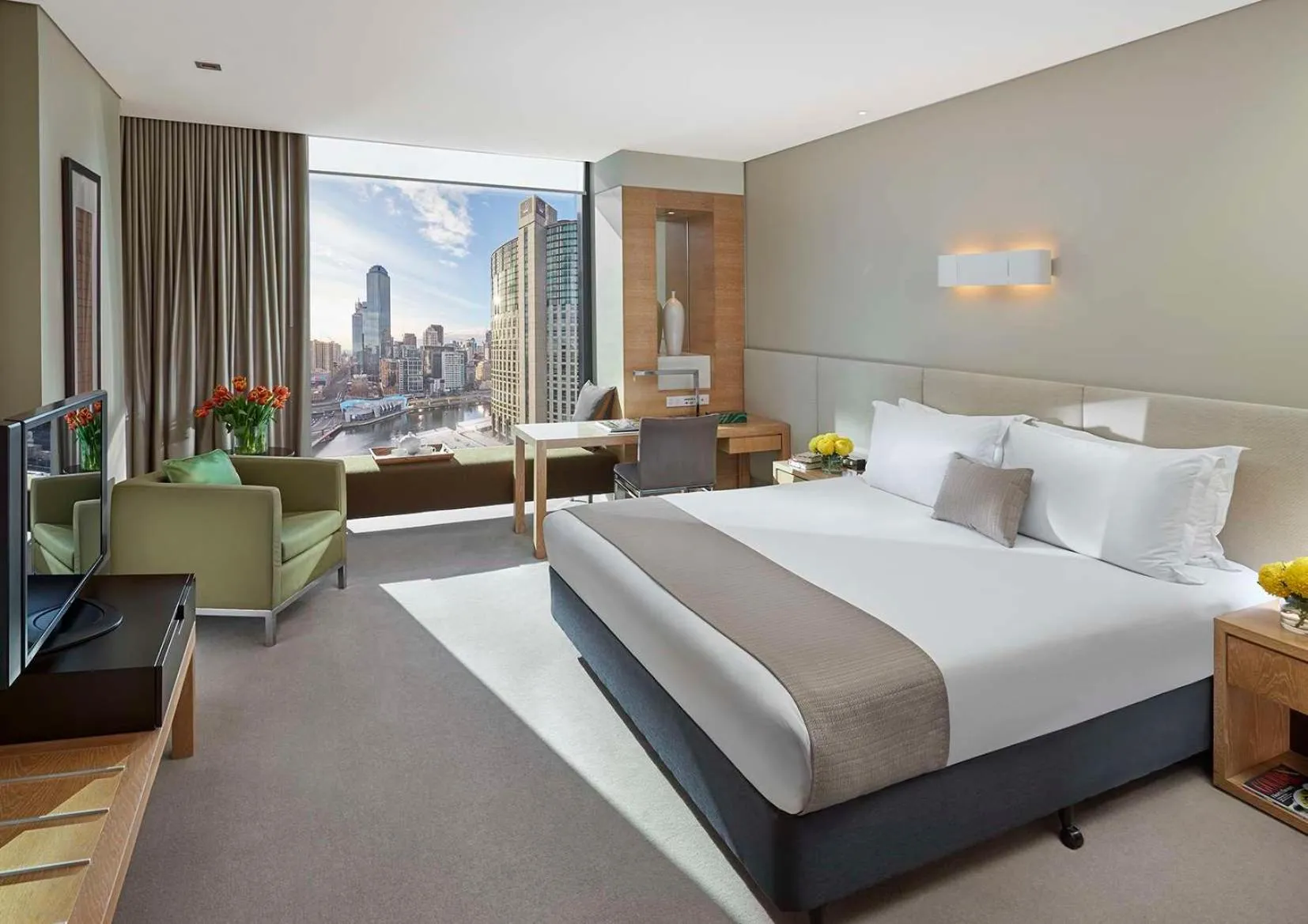 Bedroom, Bed in Crown Promenade Melbourne