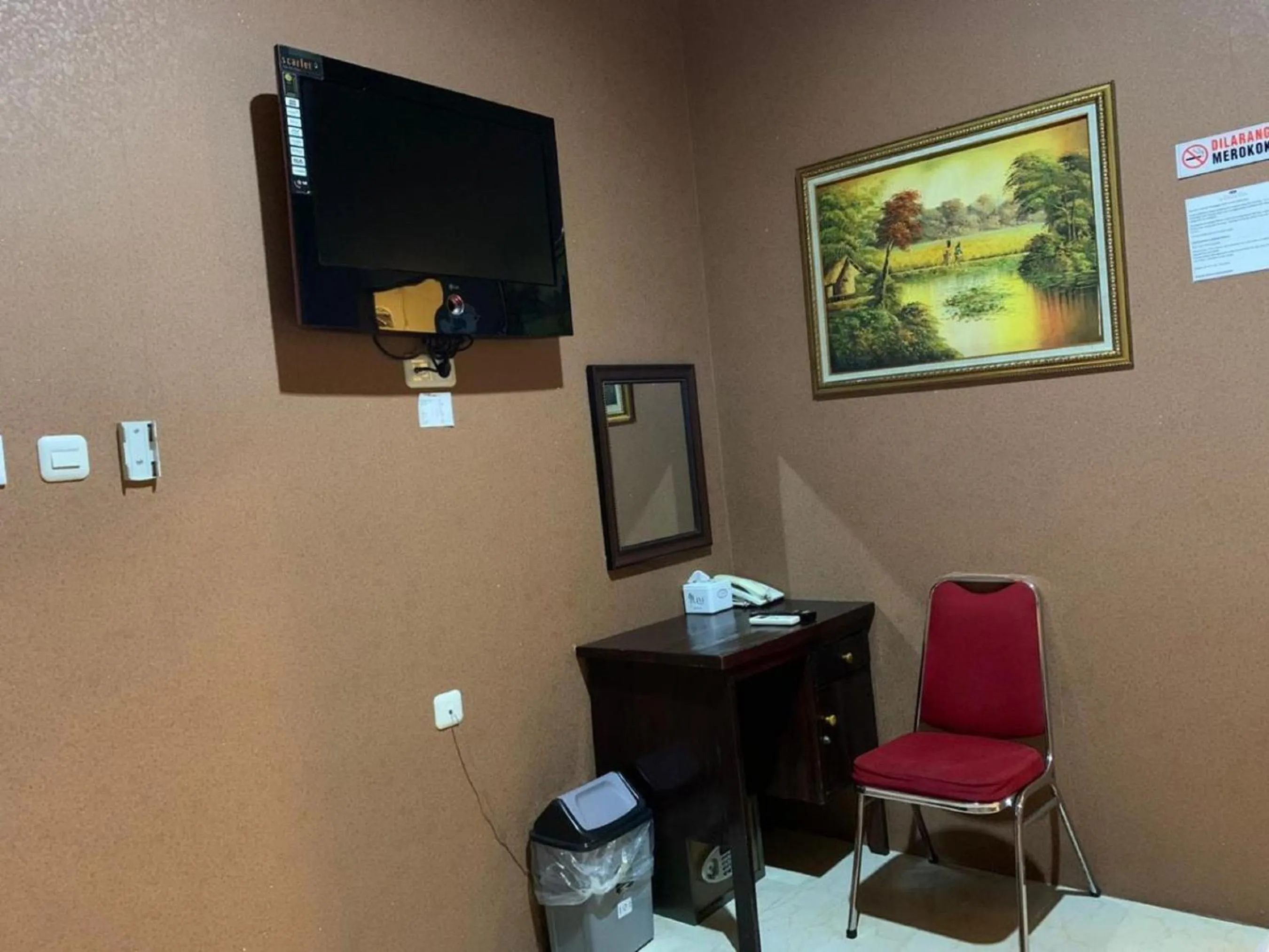 TV and multimedia in Hotel Rumah Shinta