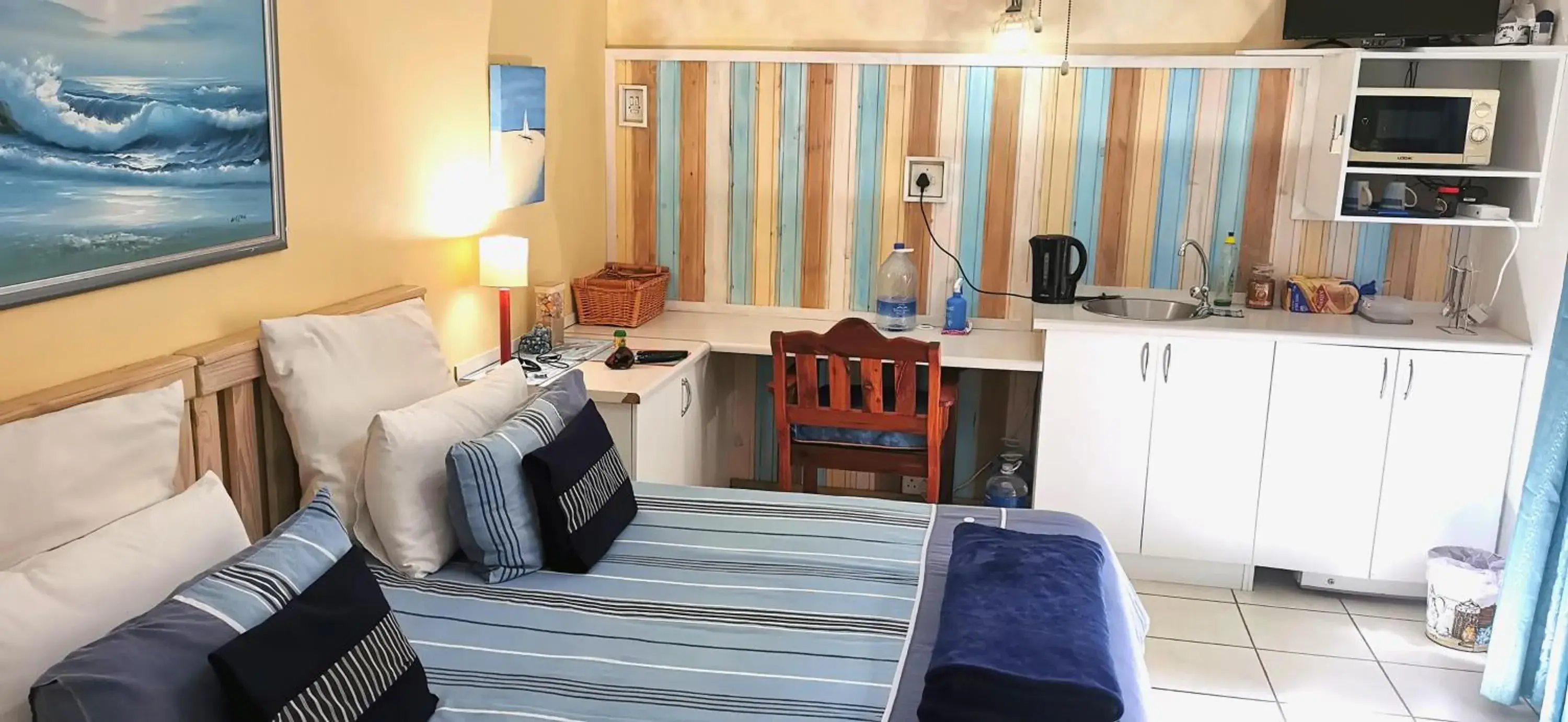 Double or Twin Room with Bathroom - single occupancy in Hoylake Inn Double or Twin Room with Bathroom - single occupancy in Hoylake Inn