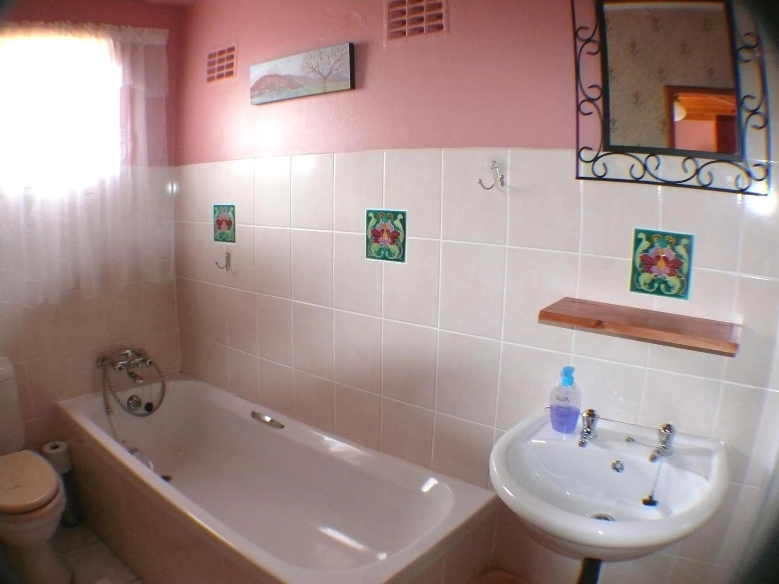 Bathroom in Hoylake Inn