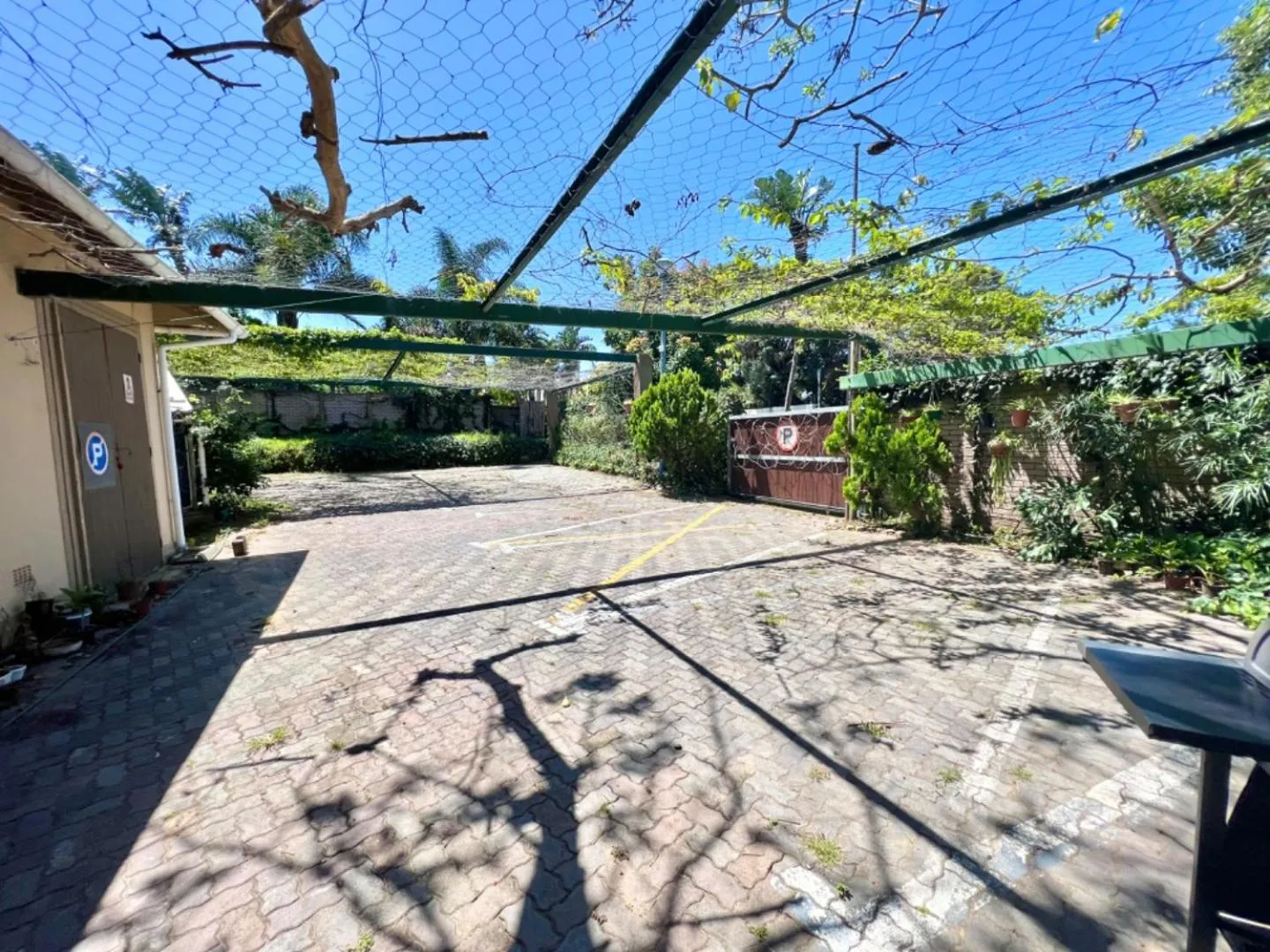 Parking in Hoylake Inn