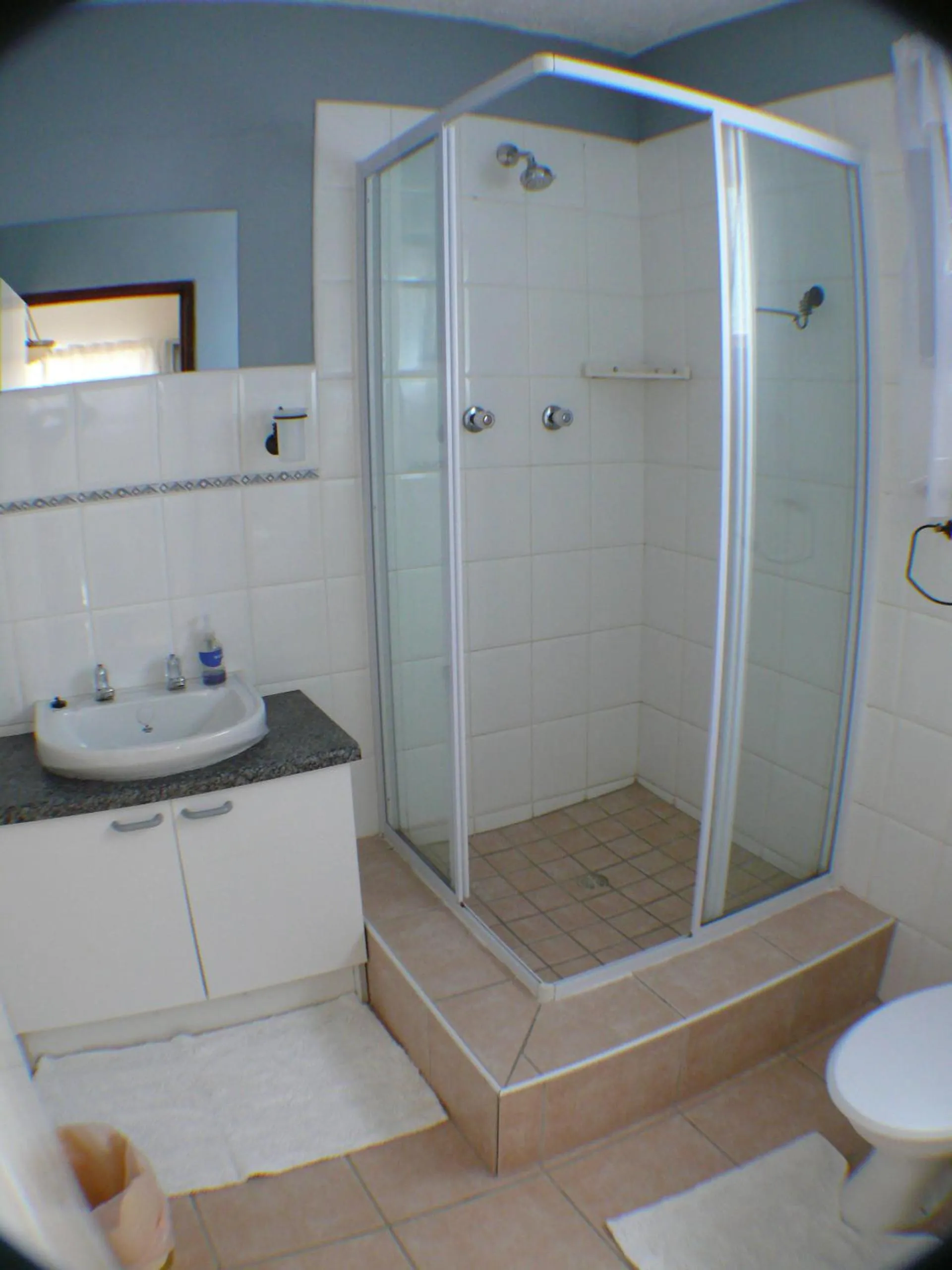 Bathroom in Hoylake Inn