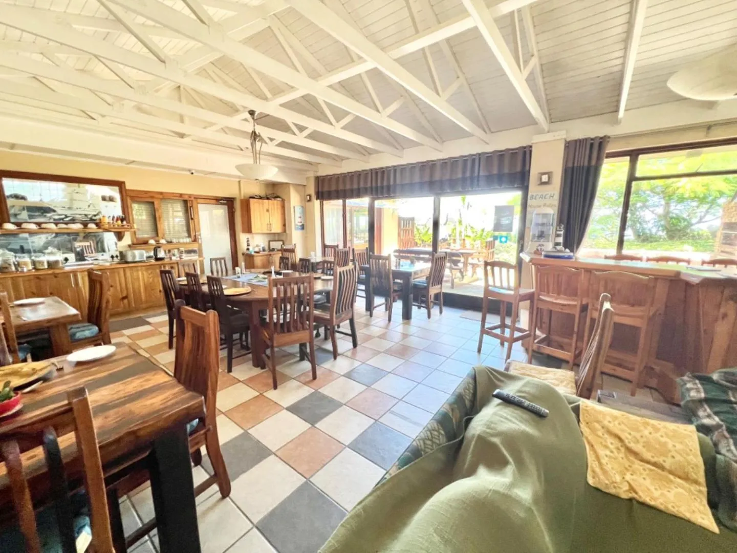 Restaurant/places to eat in Hoylake Inn