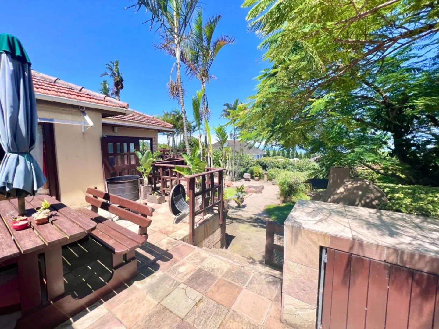 Seating area in Hoylake Inn