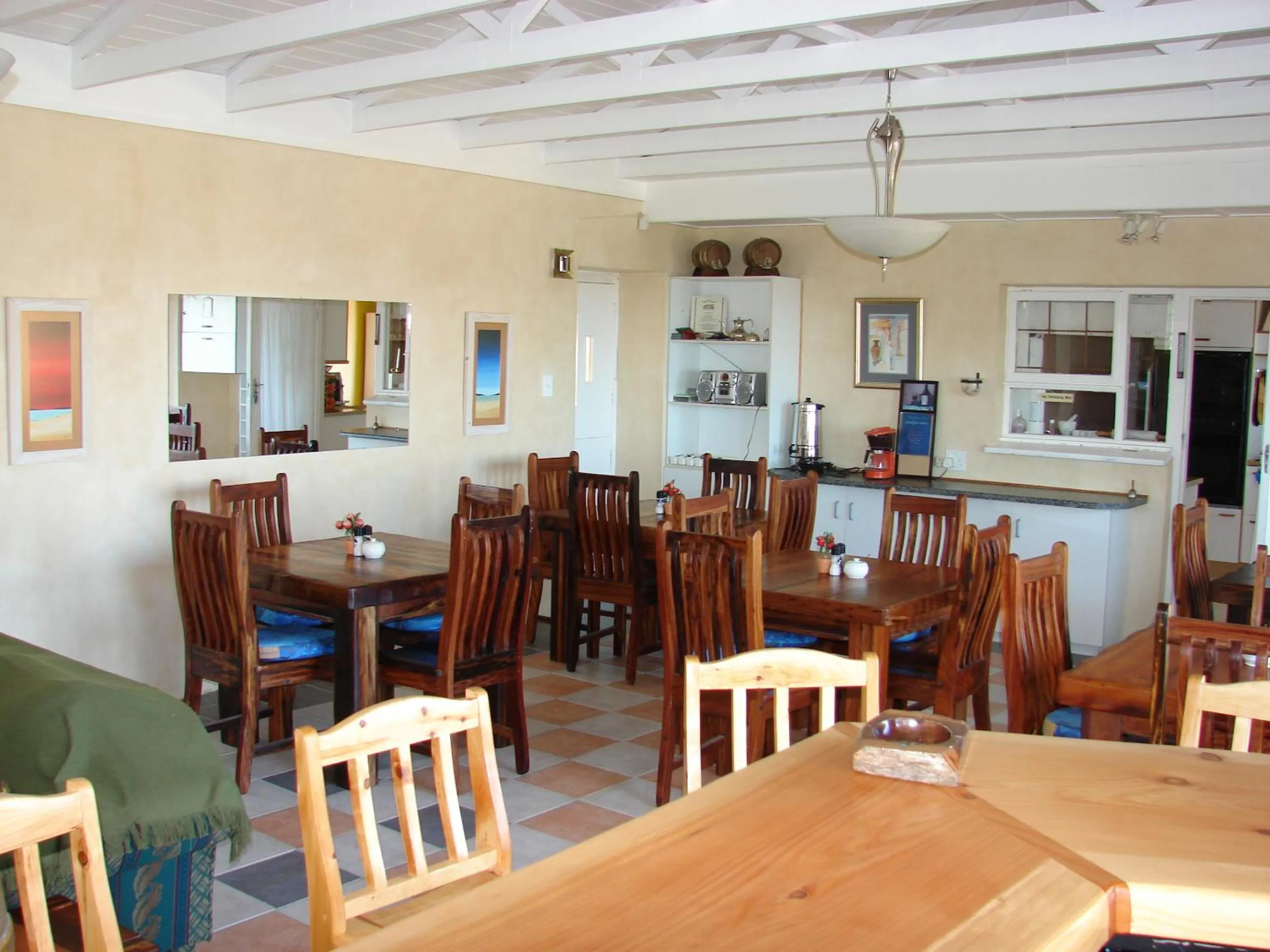 Restaurant/places to eat in Hoylake Inn