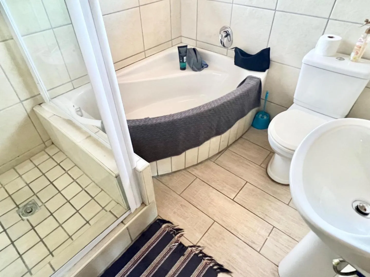 Bathroom in Hoylake Inn