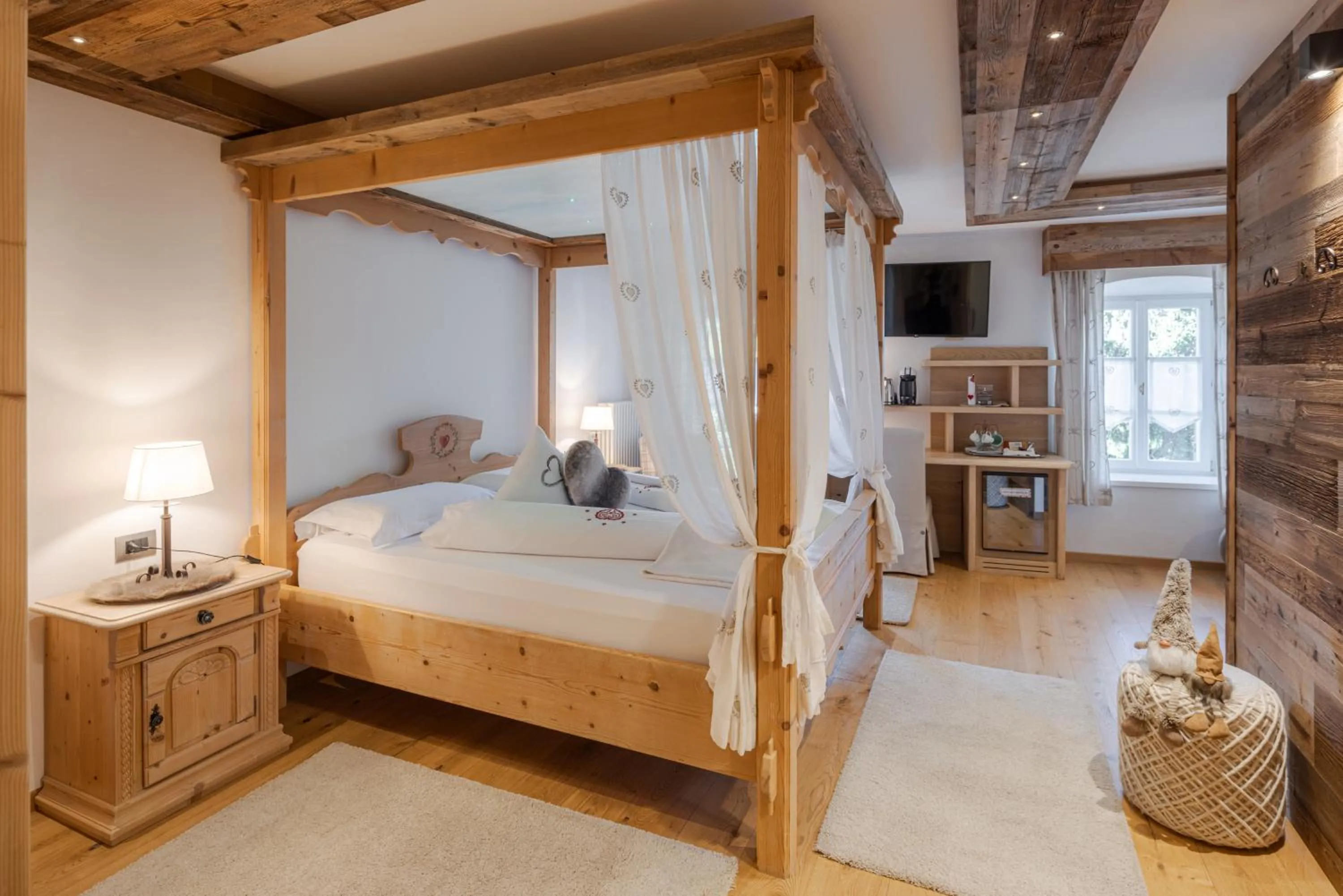 Communal lounge/ TV room, Bed in Bio Boutique Hotel Laurino