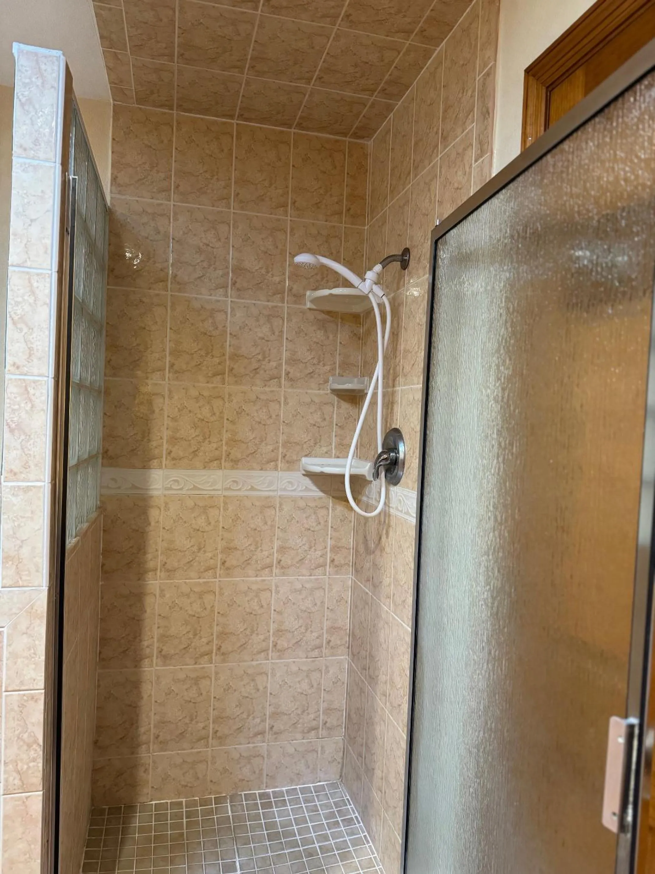 Shower in Southwind Inn