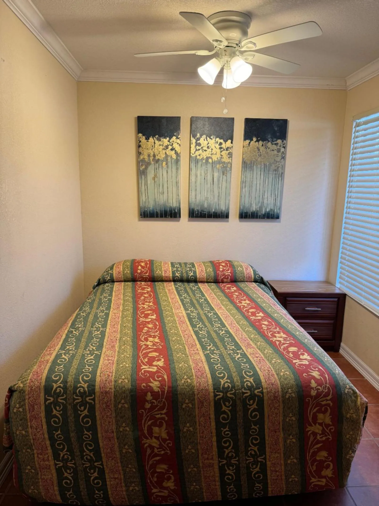 Bedroom, Bed in Southwind Inn