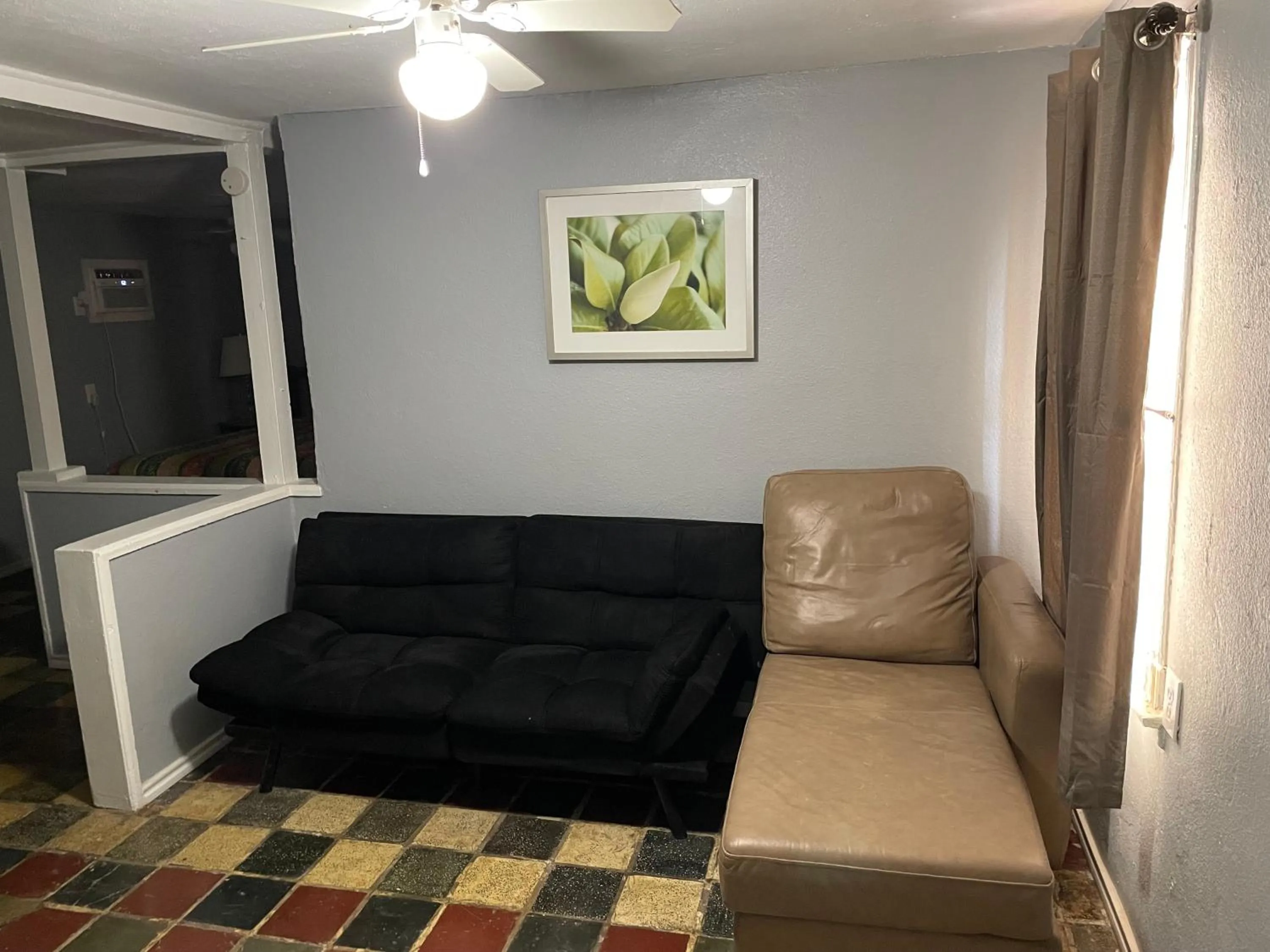 Seating area in Southwind Inn