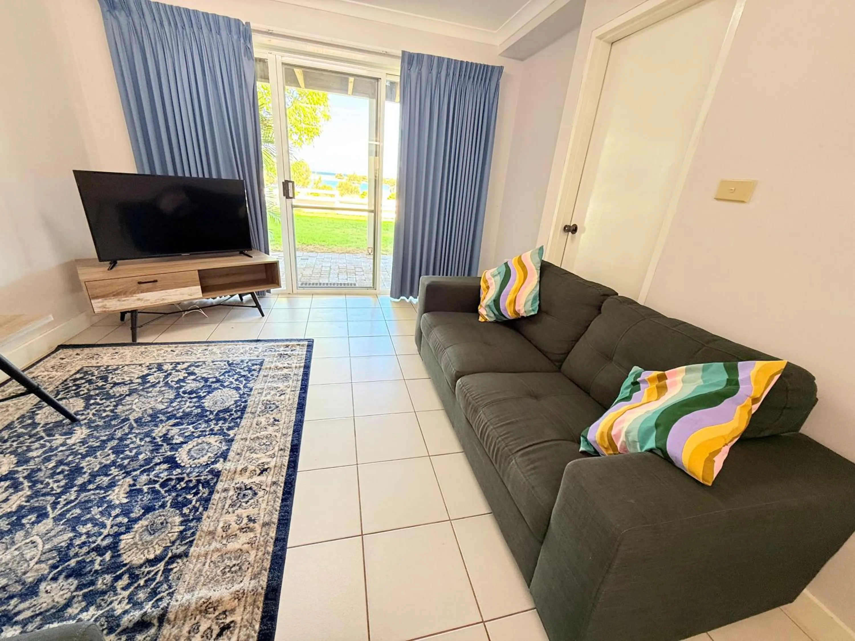 TV and multimedia in Kalbarri Seafront Villas