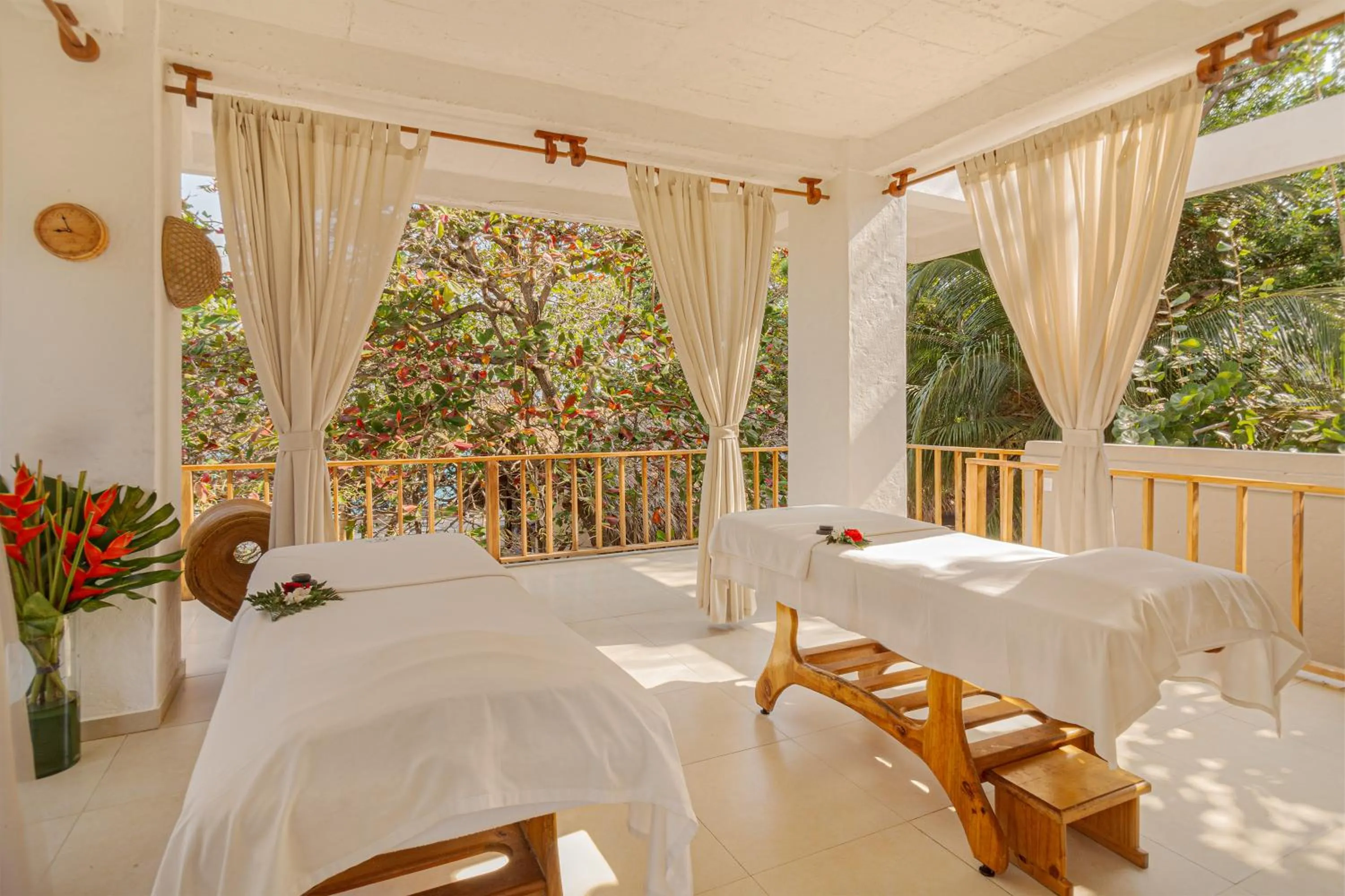 Massage, Bed in Hotel San Pedro de Majagua