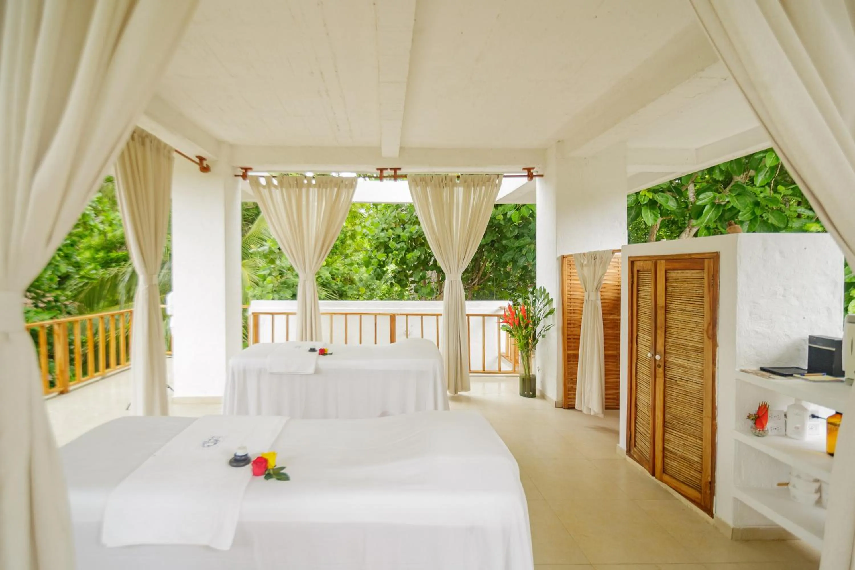 Massage, Bed in Hotel San Pedro de Majagua