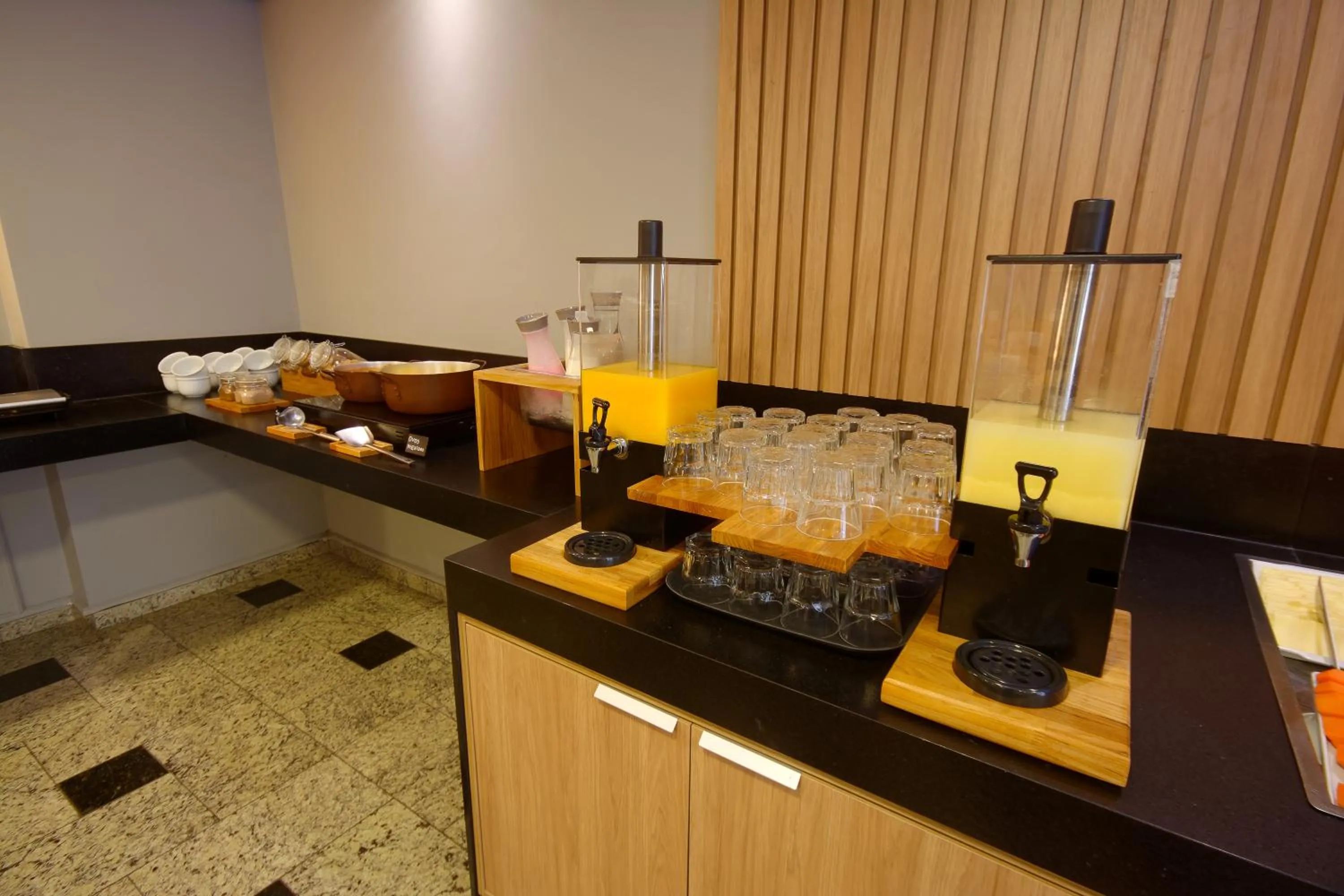 Buffet breakfast in Fênix Hotel Moema