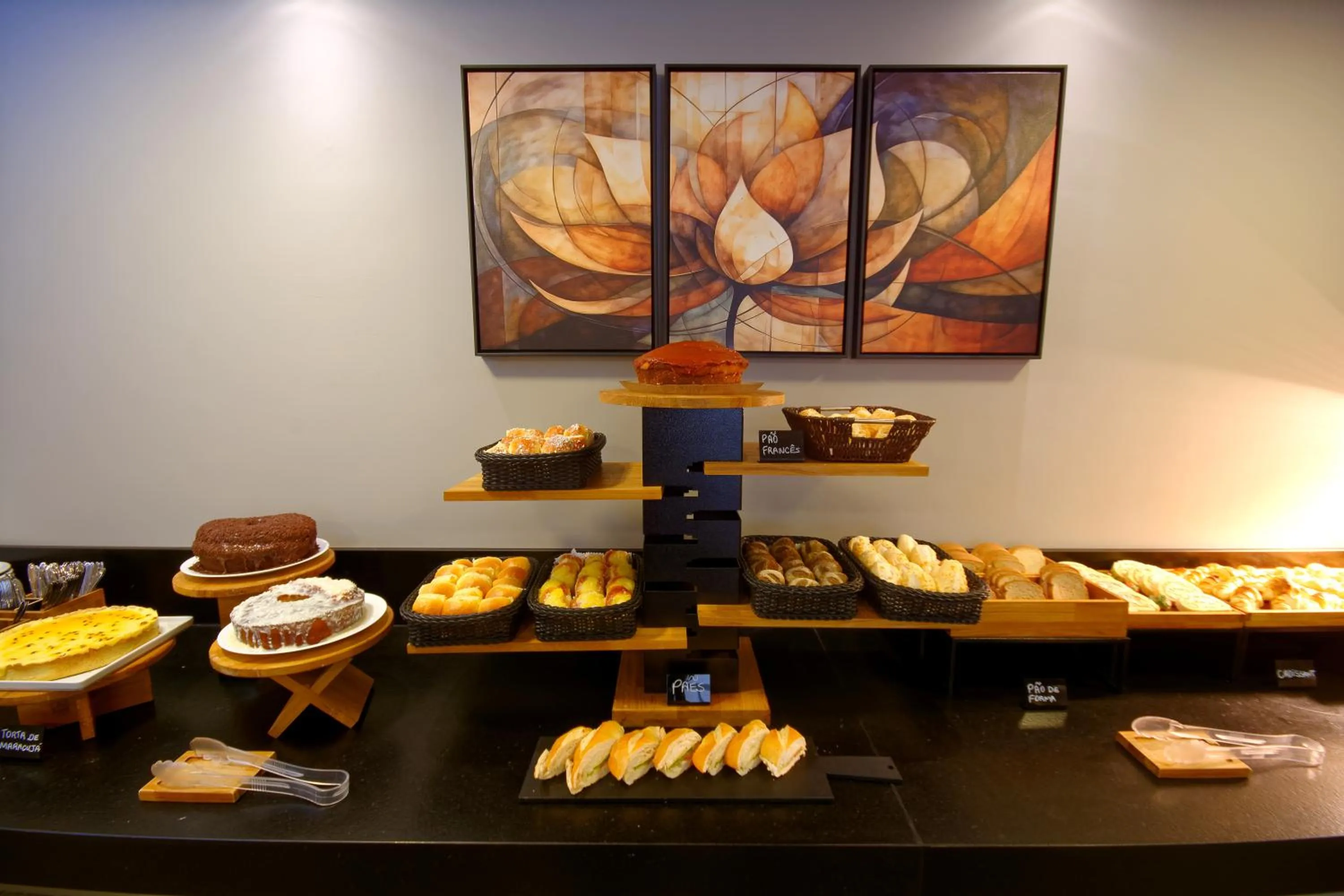 Breakfast in Fênix Hotel Moema