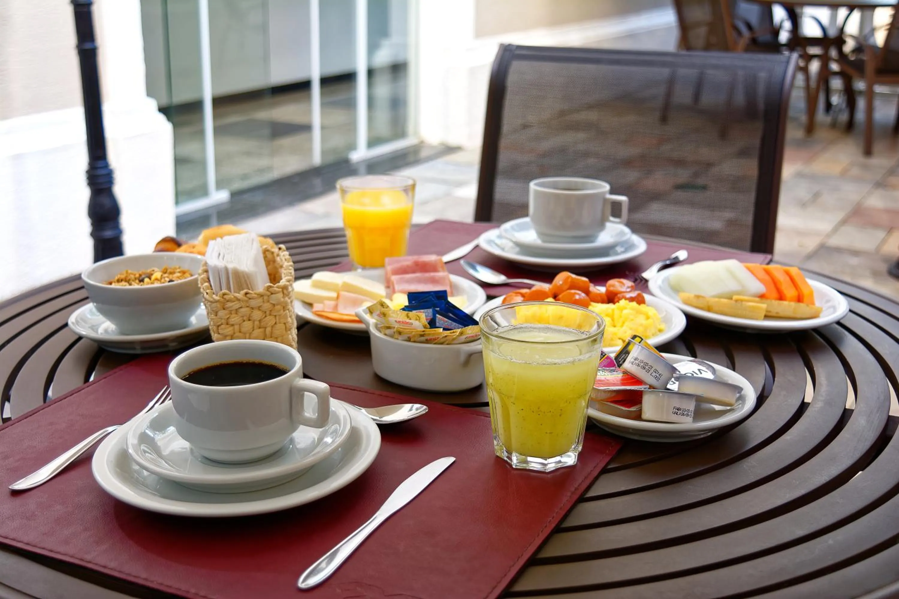 Breakfast in Fênix Hotel Moema