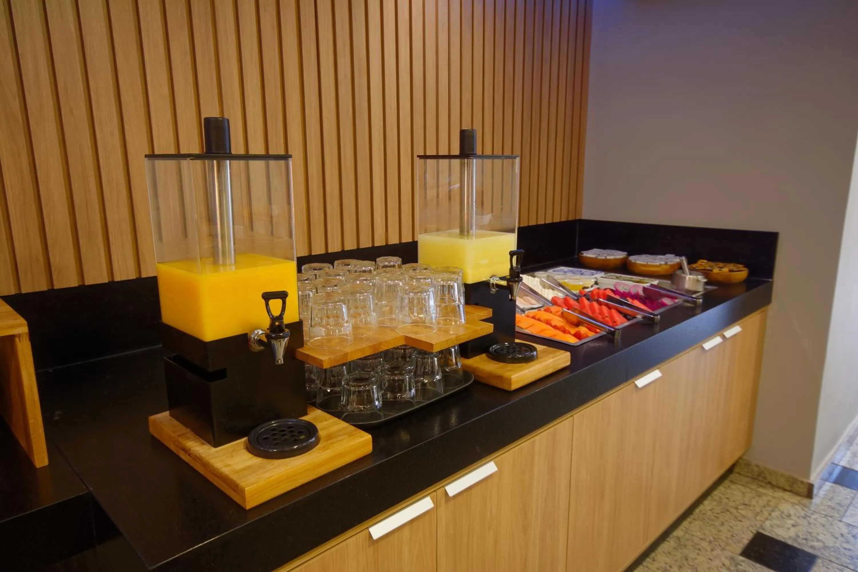 Buffet breakfast in Fênix Hotel Moema