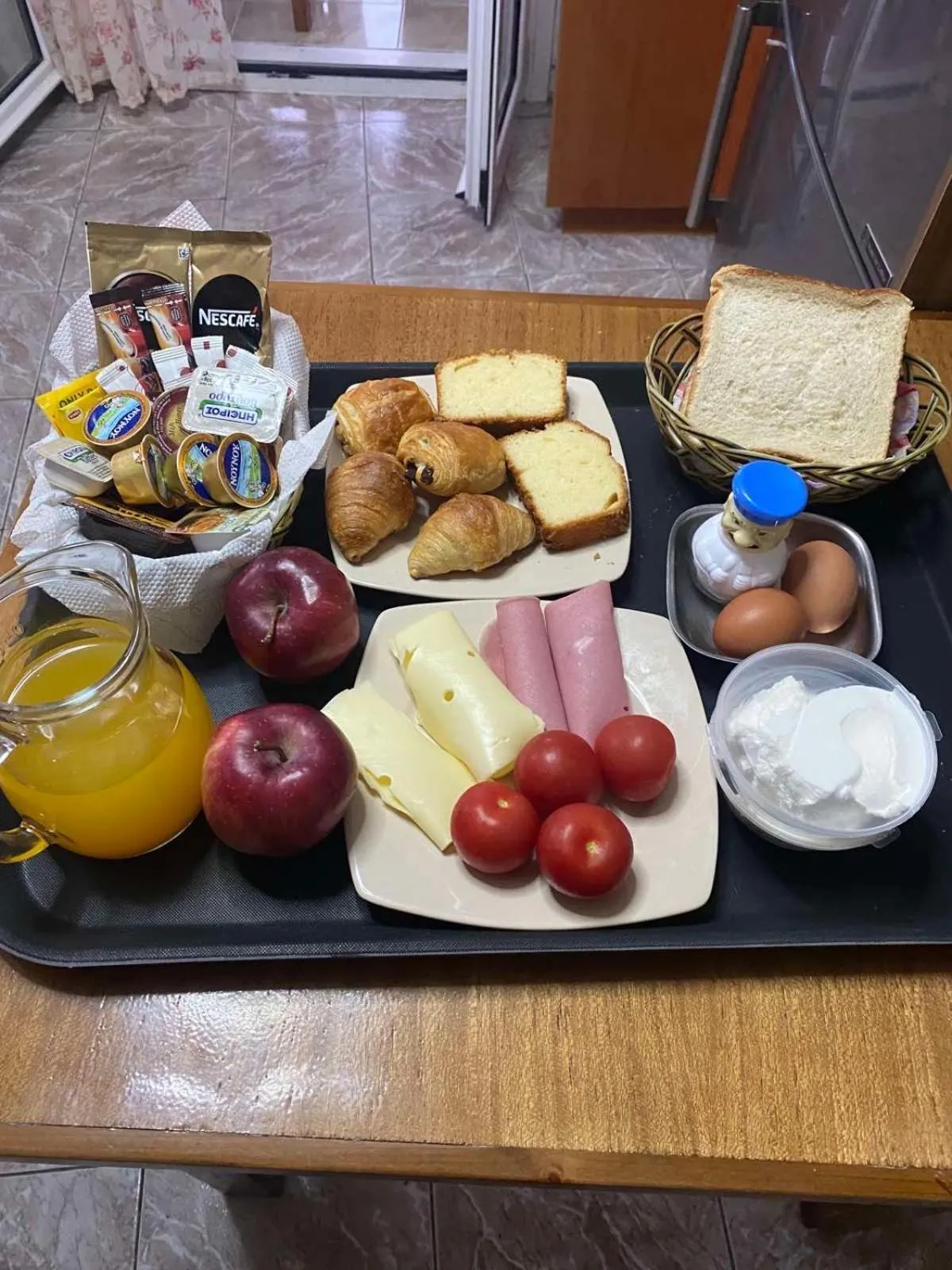 Food and drinks in Stella Nomikou Apartments