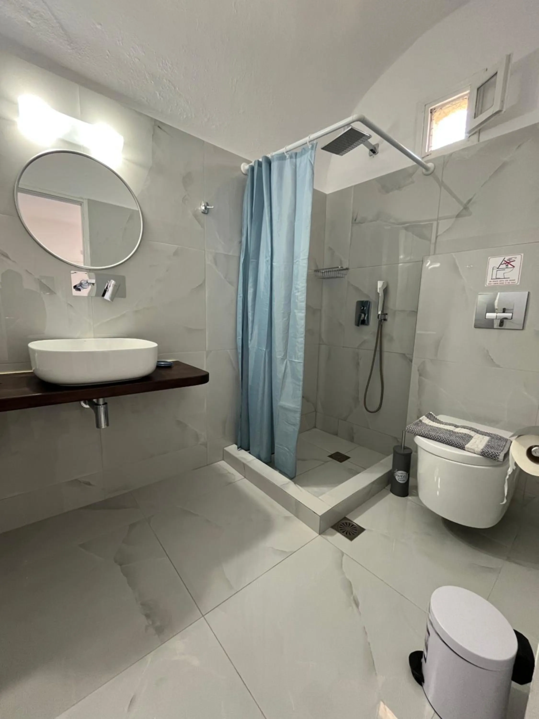 Shower in Stella Nomikou Apartments