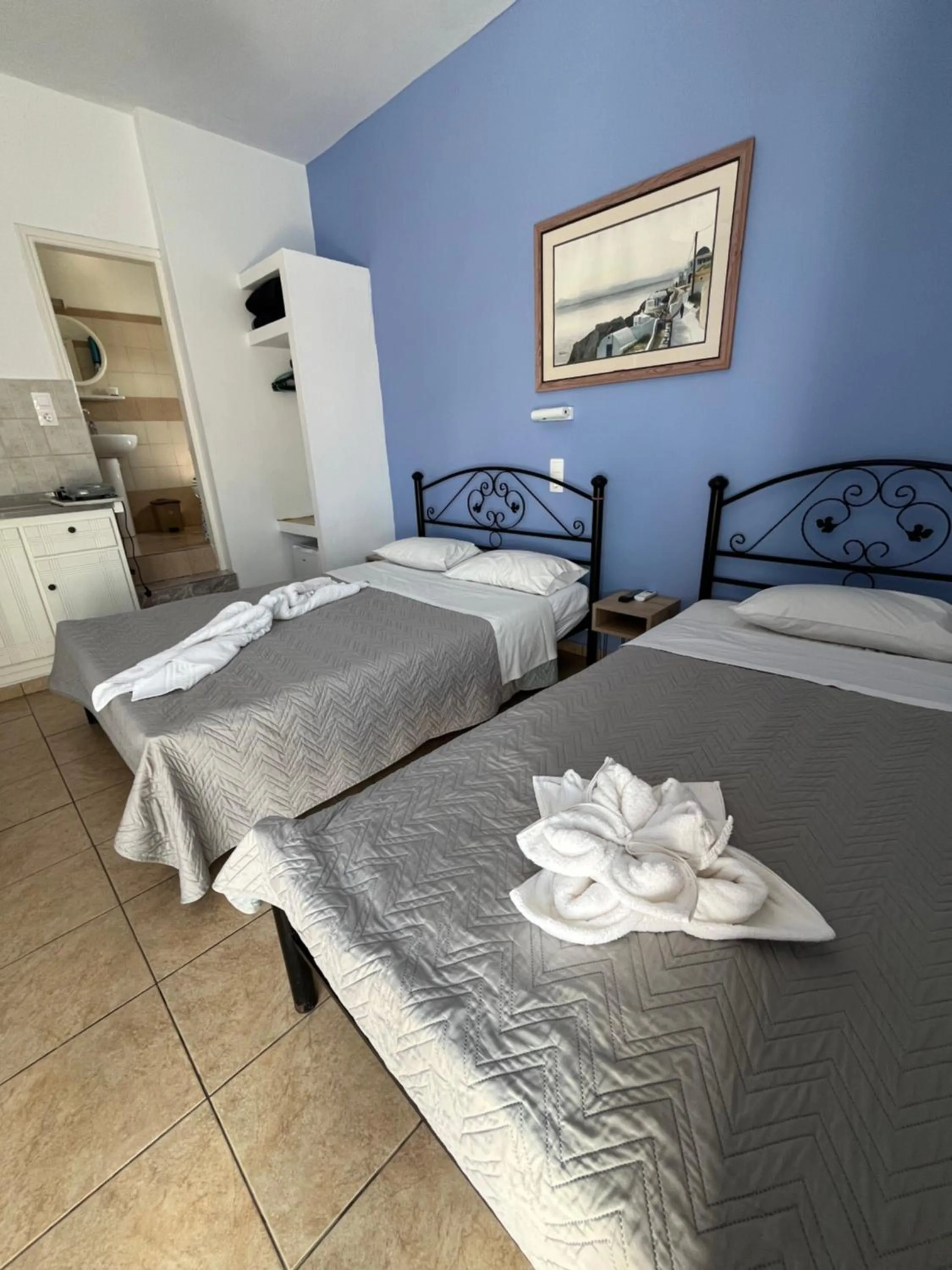 Bed in Stella Nomikou Apartments