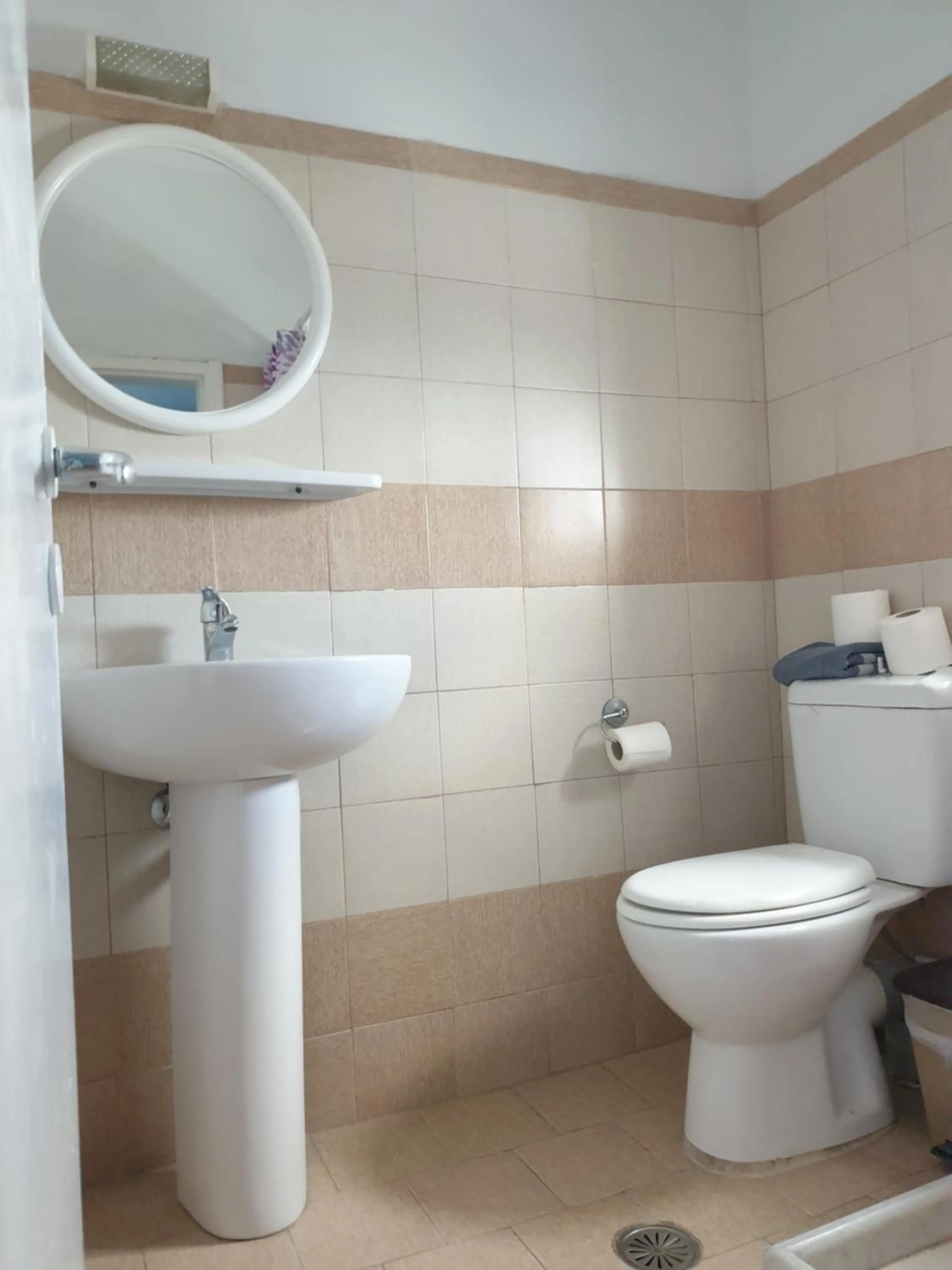 Shower in Stella Nomikou Apartments