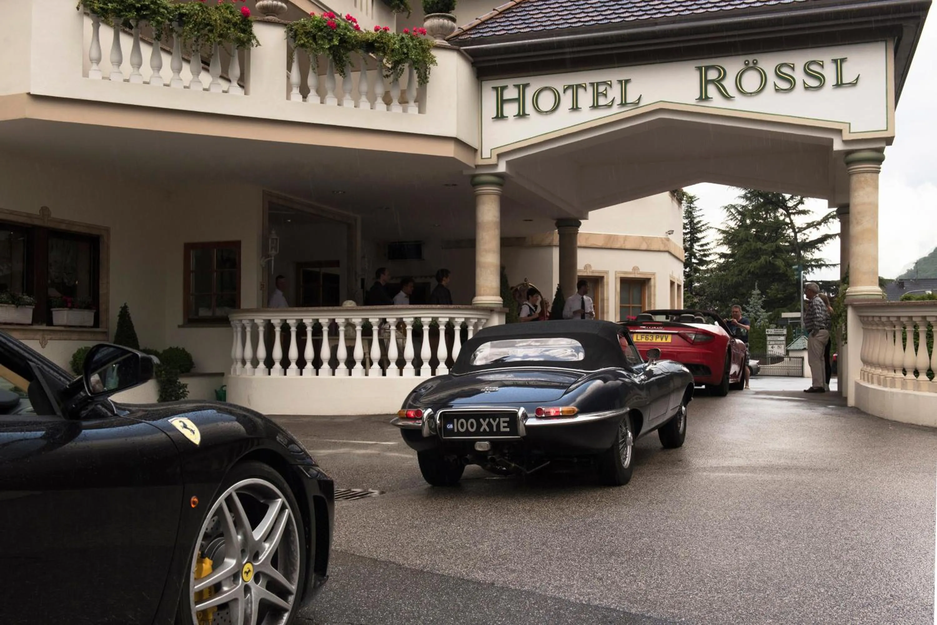 Facade/entrance in Hotel Rössl