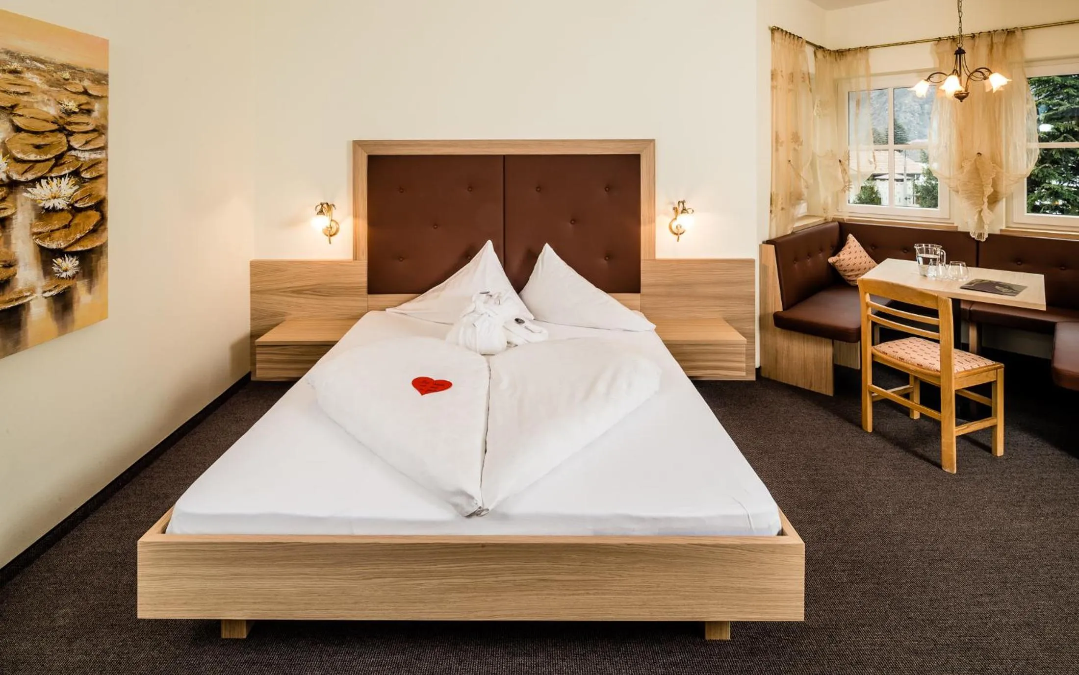 Bedroom, Bed in Hotel Rössl