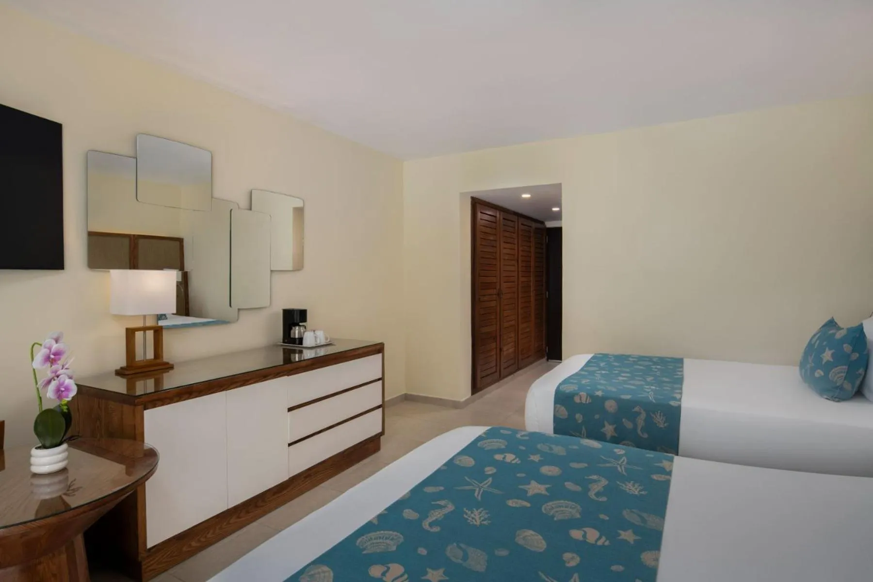 Bed in Impressive Punta Cana - All Inclusive
