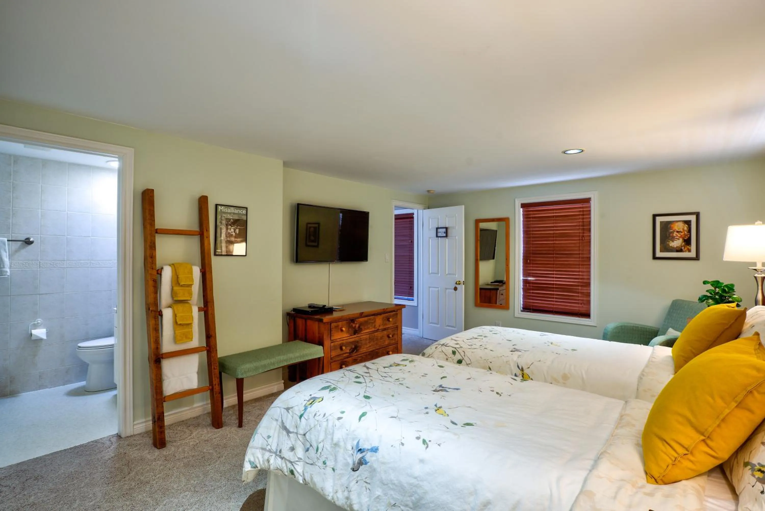 Photo of the whole room, Bed in Finlay House Bed and Breakfast Niagara - on - the - Lake