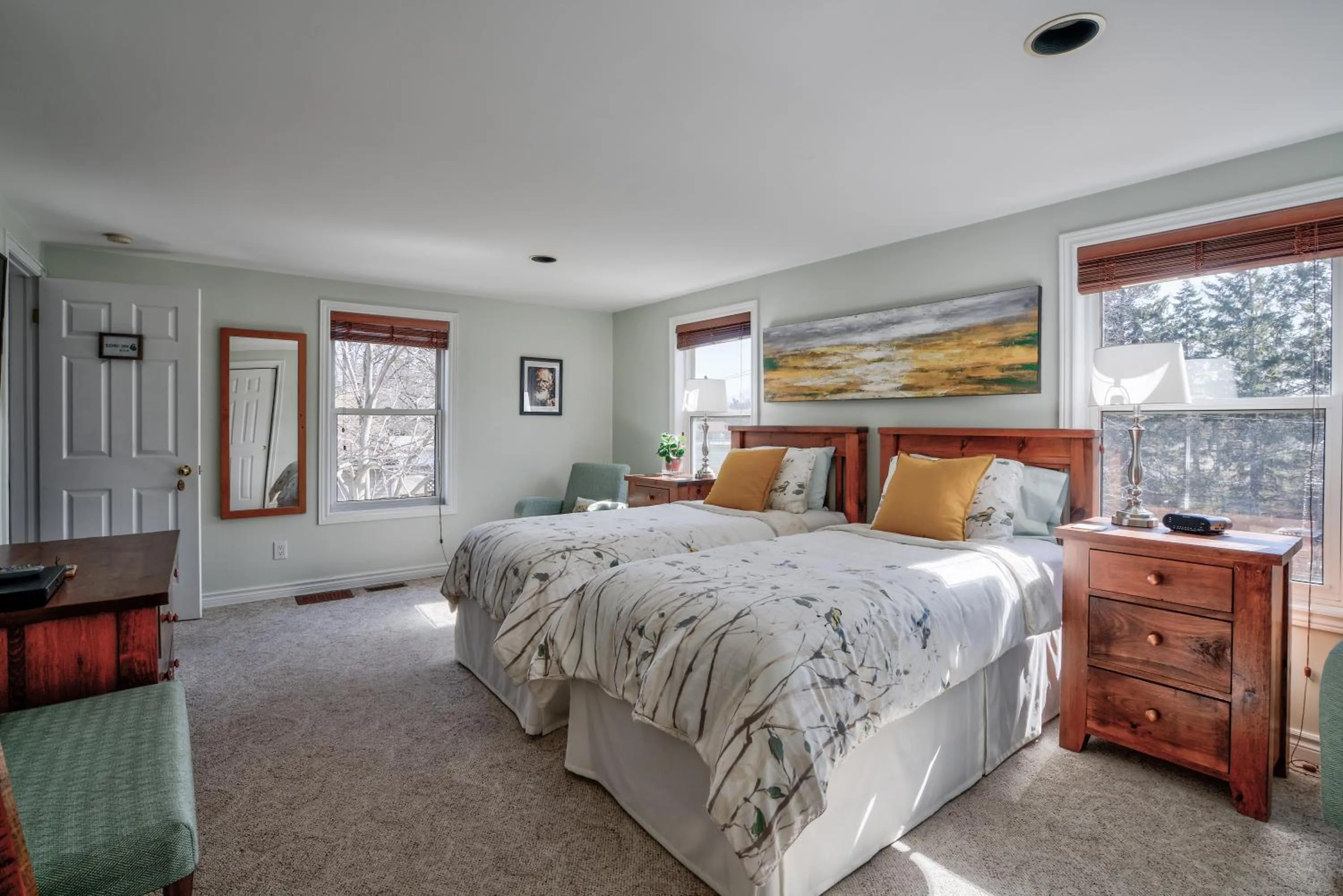 Photo of the whole room, Bed in Finlay House Bed and Breakfast Niagara - on - the - Lake