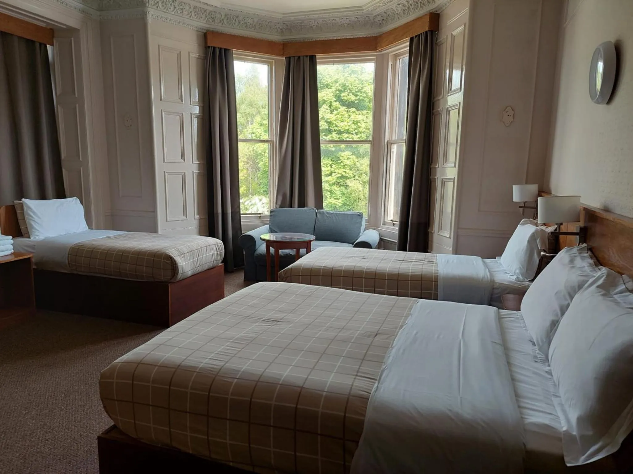Bed in Edinburgh House Hotel