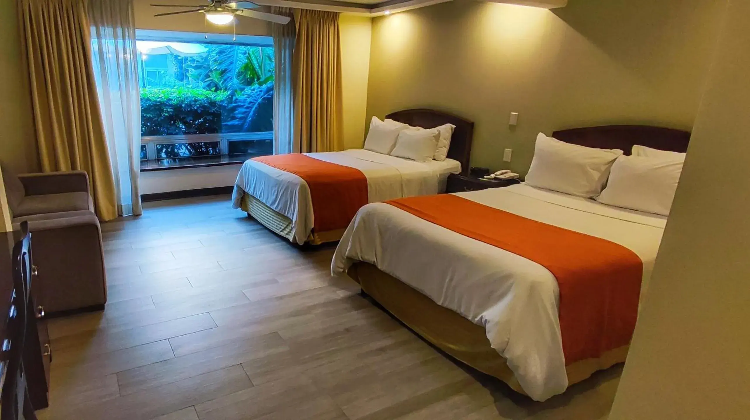 Standard Double Room with Two Double Beds in Hotel San Carlos Standard Double Room with Two Double Beds in Hotel San Carlos