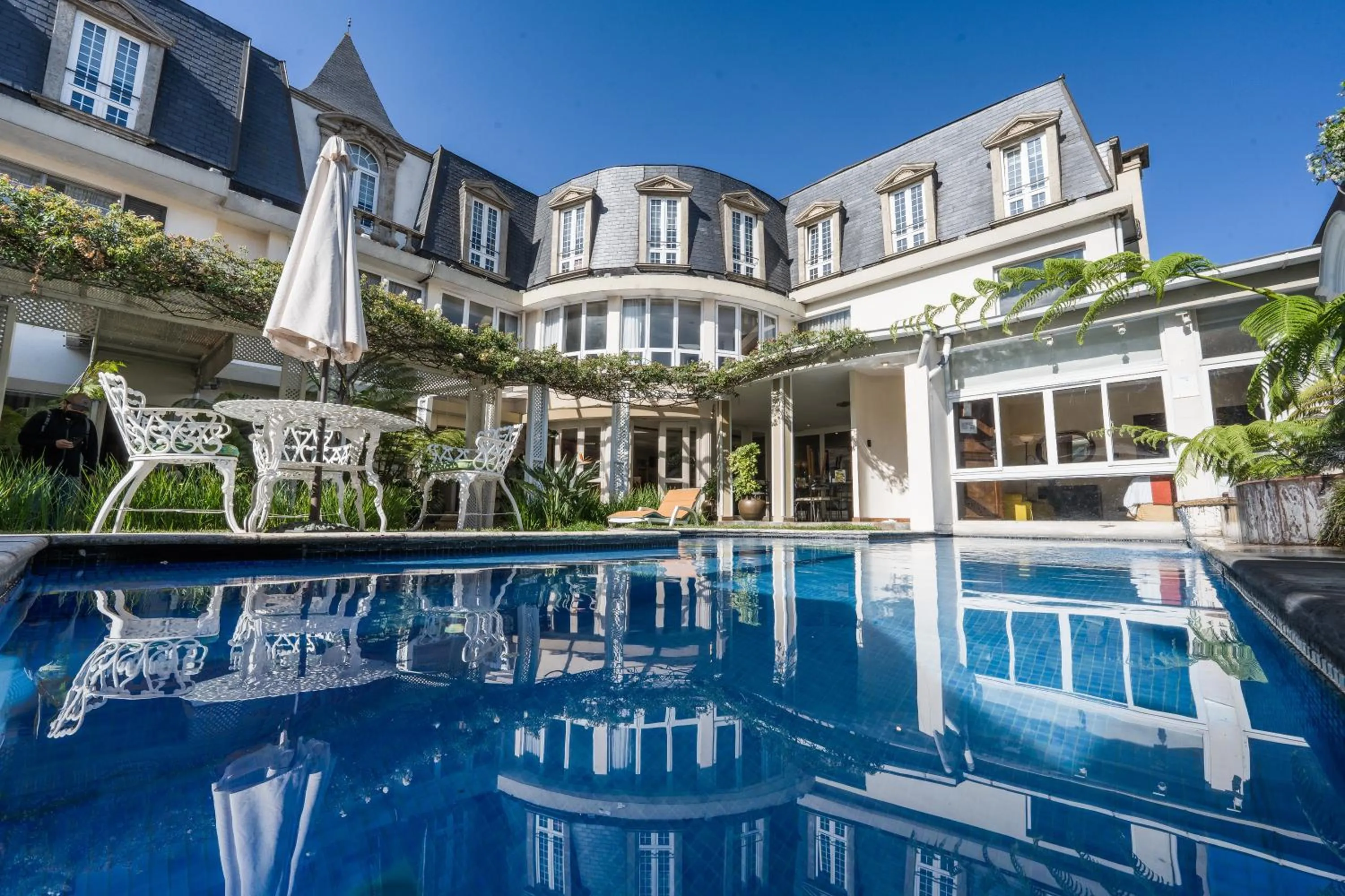 Swimming pool in Hotel San Carlos