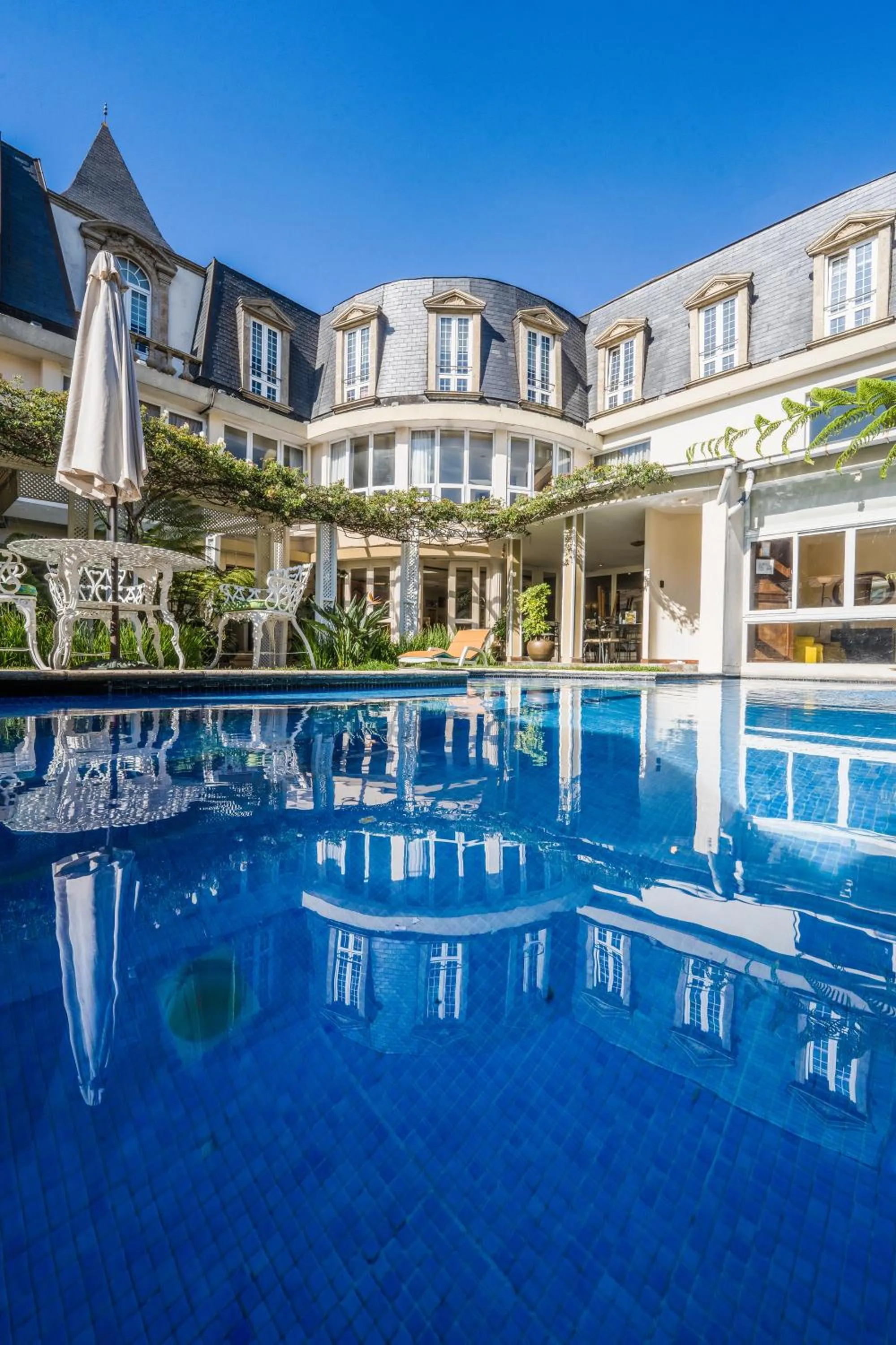 Swimming pool in Hotel San Carlos