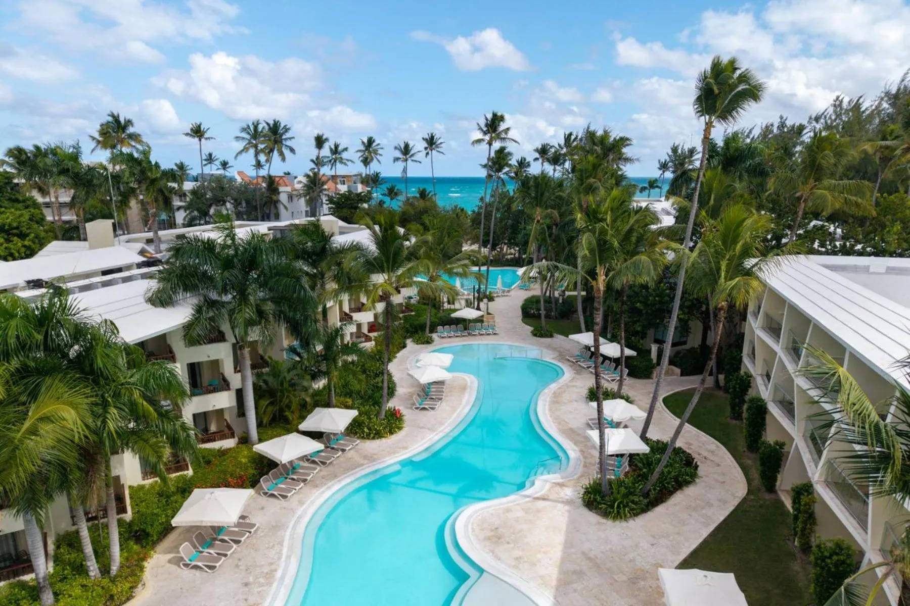Swimming pool in Impressive Premium Punta Cana - All Inclusive