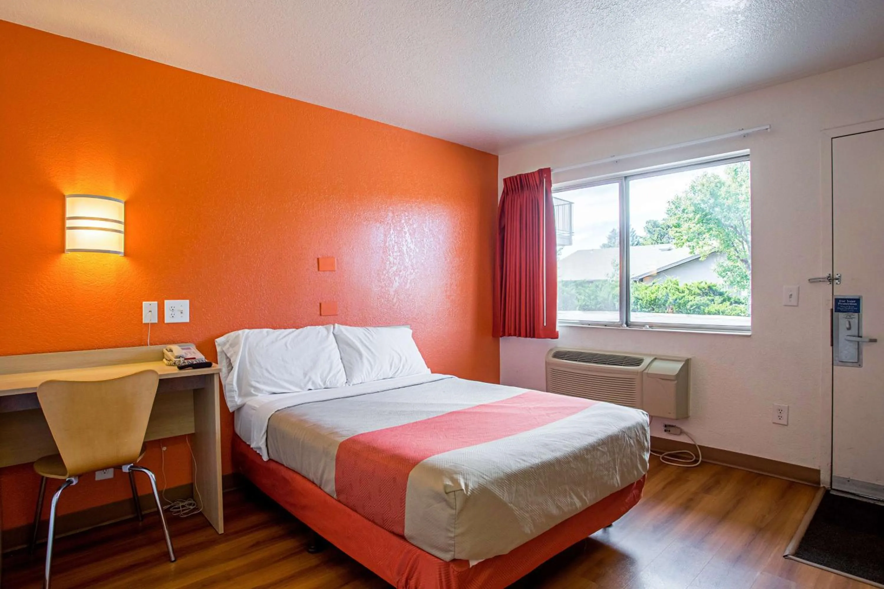 Bedroom, Bed in Motel 6-Prescott, AZ