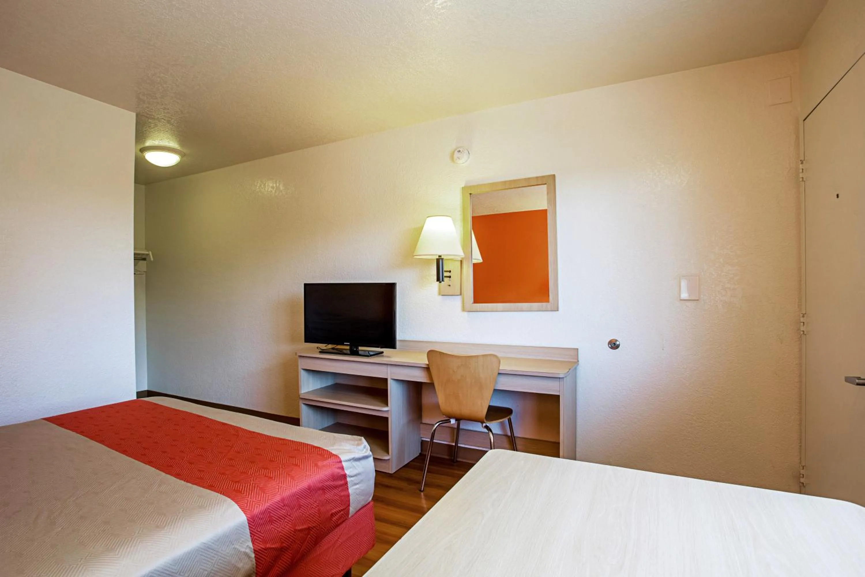 Bedroom, Bed in Motel 6-Prescott, AZ