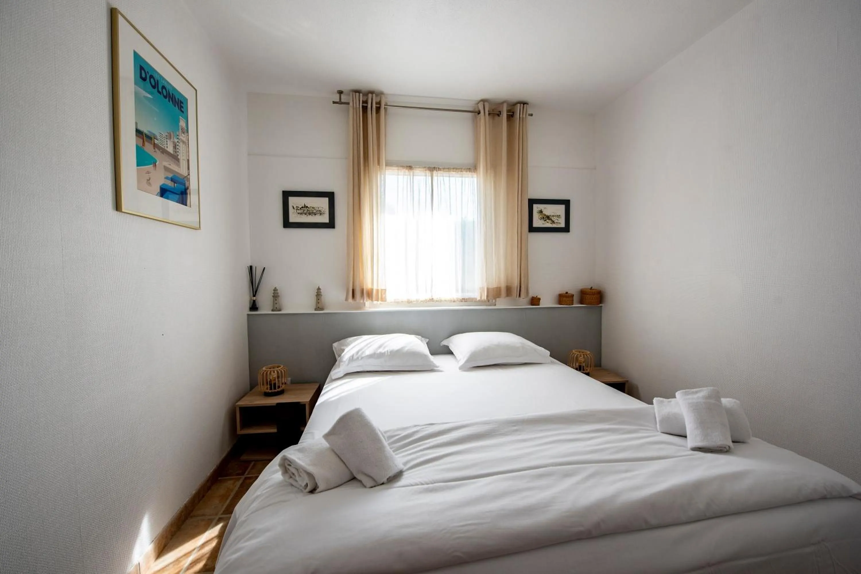 Photo of the whole room, Bed in Oasis Les Jardins des Sables d'Olonne