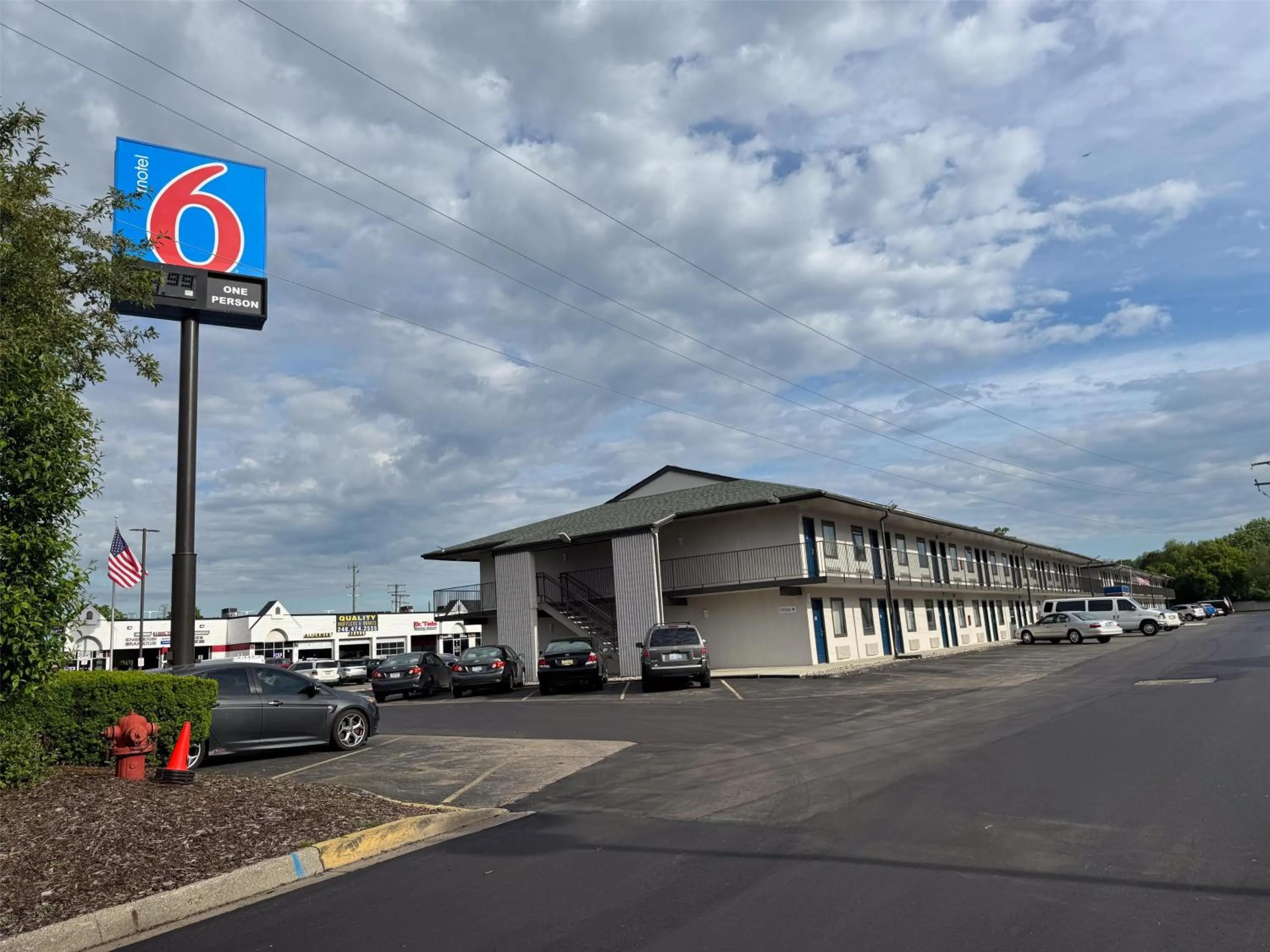 Property building in Motel 6-Farmington Hills, MI - Northwest - Farmington Hills